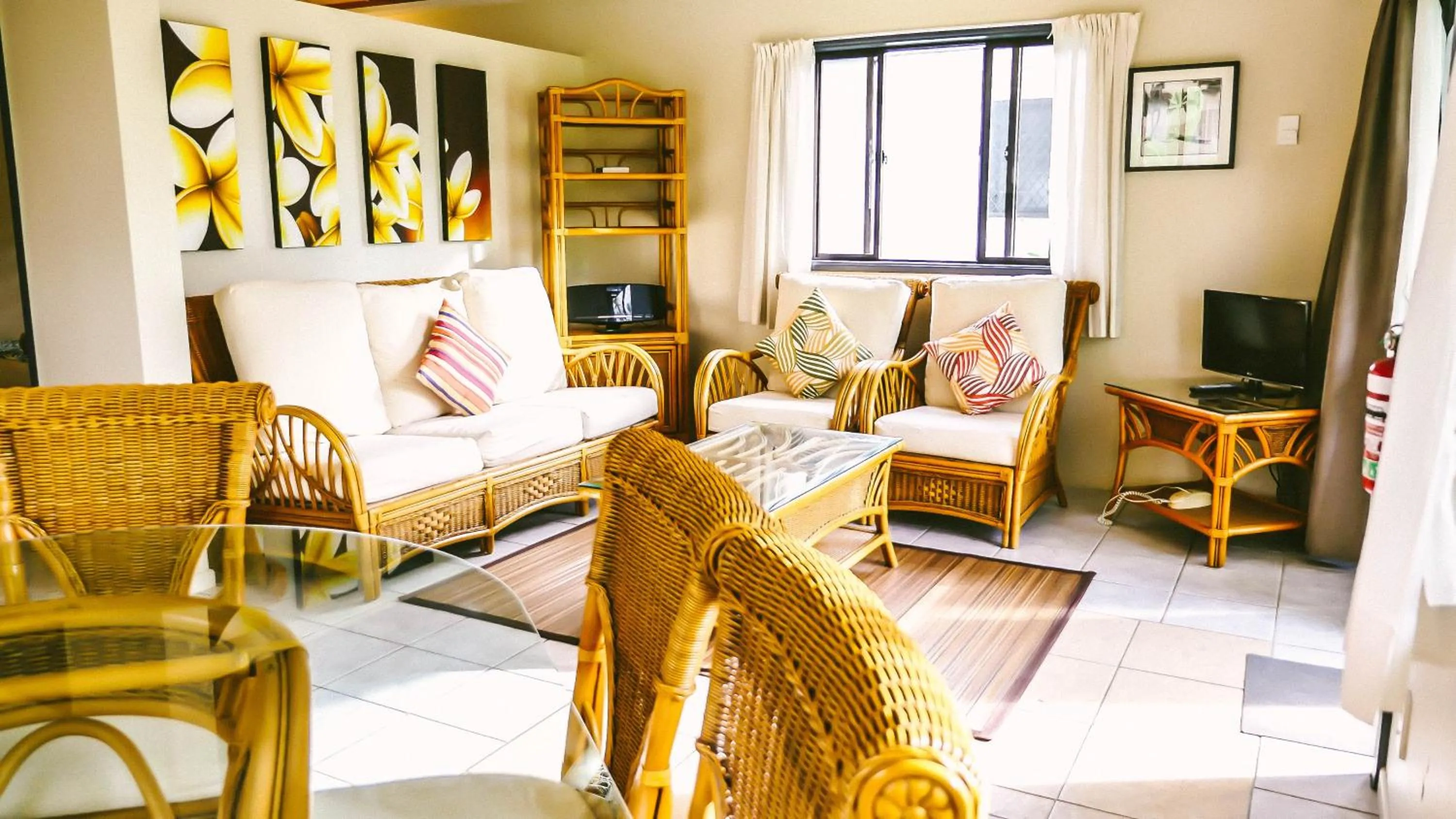 TV and multimedia in Muri Beach Resort