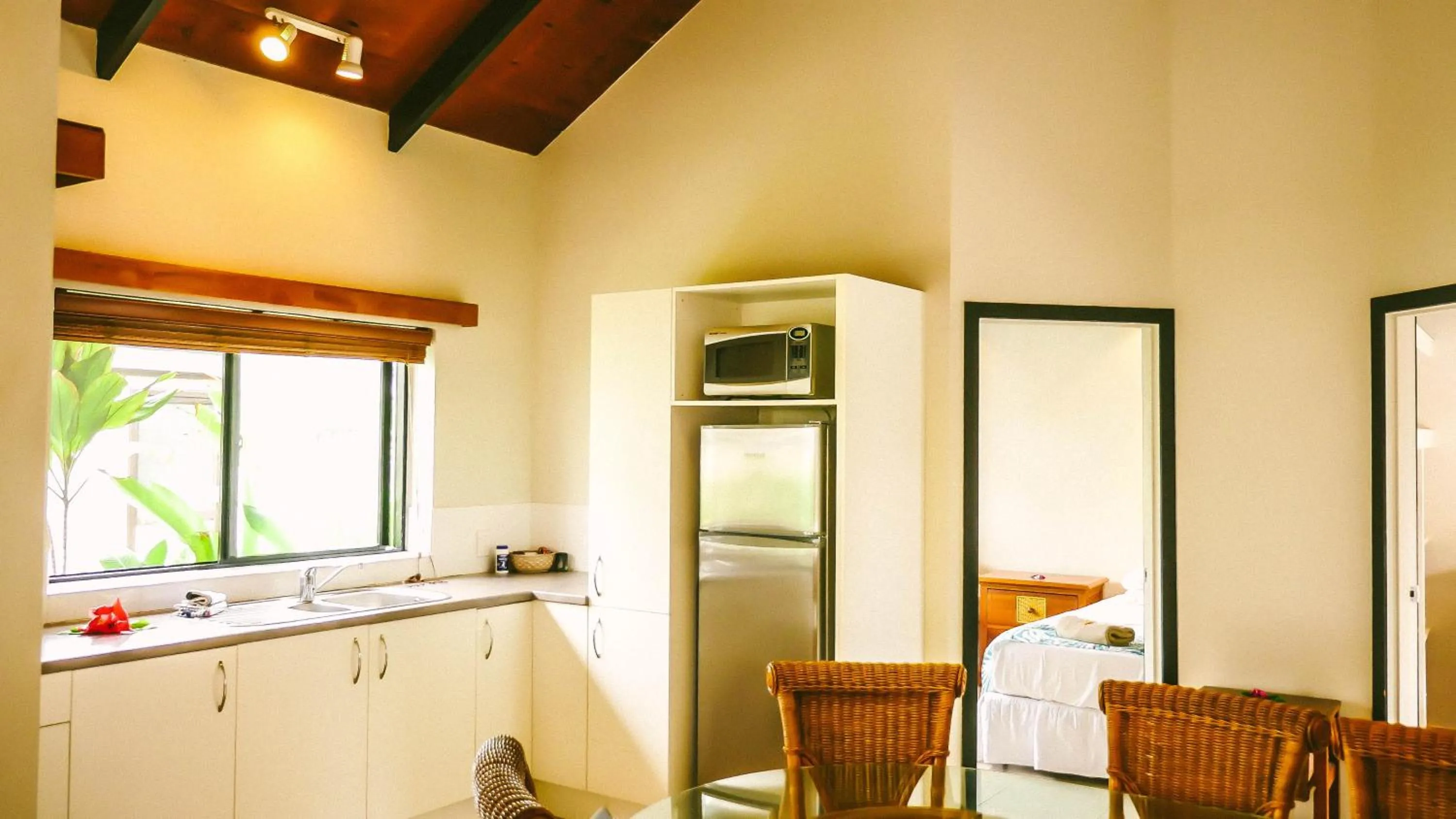 Coffee/tea facilities in Muri Beach Resort