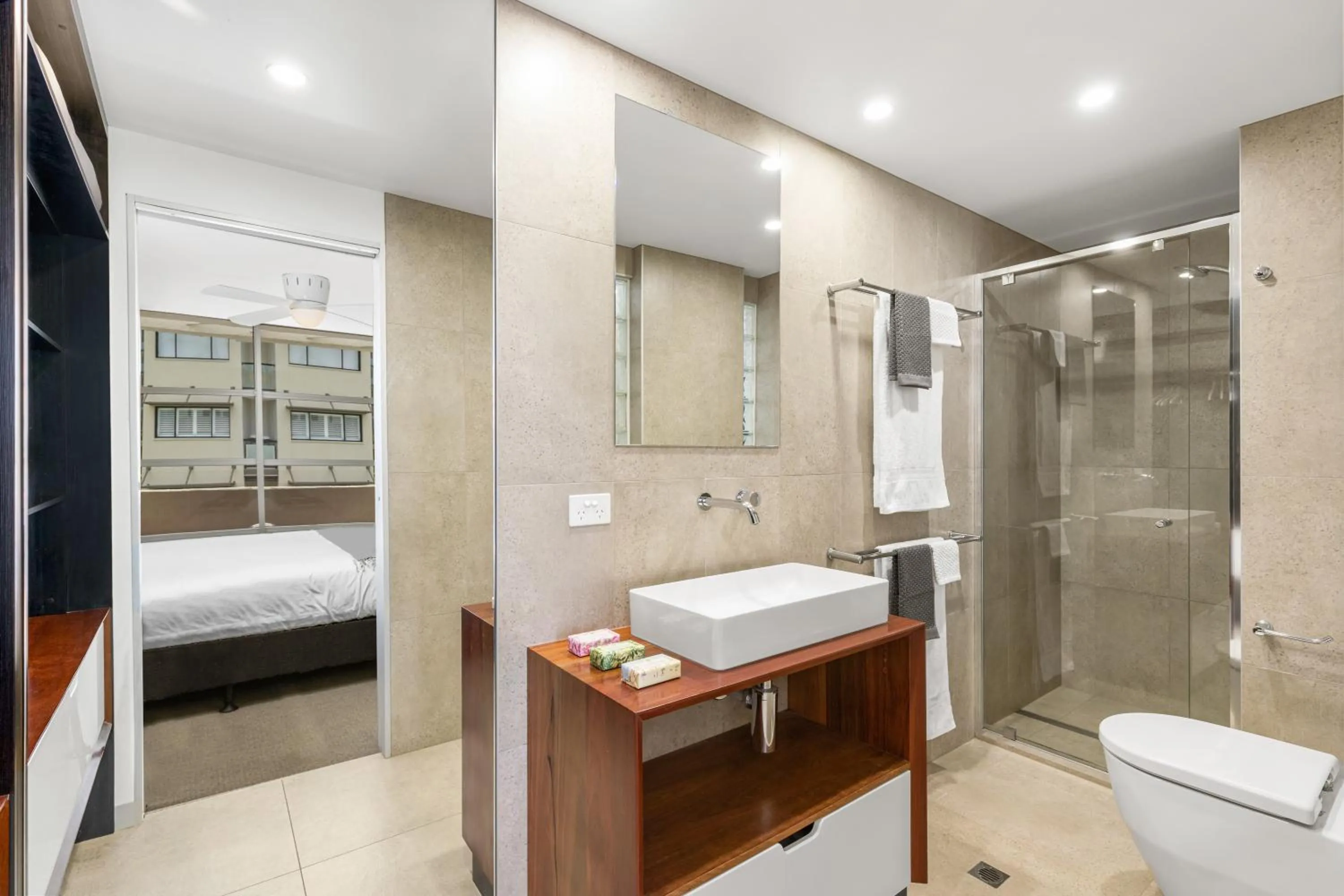 Bed in Sundeck Gardens