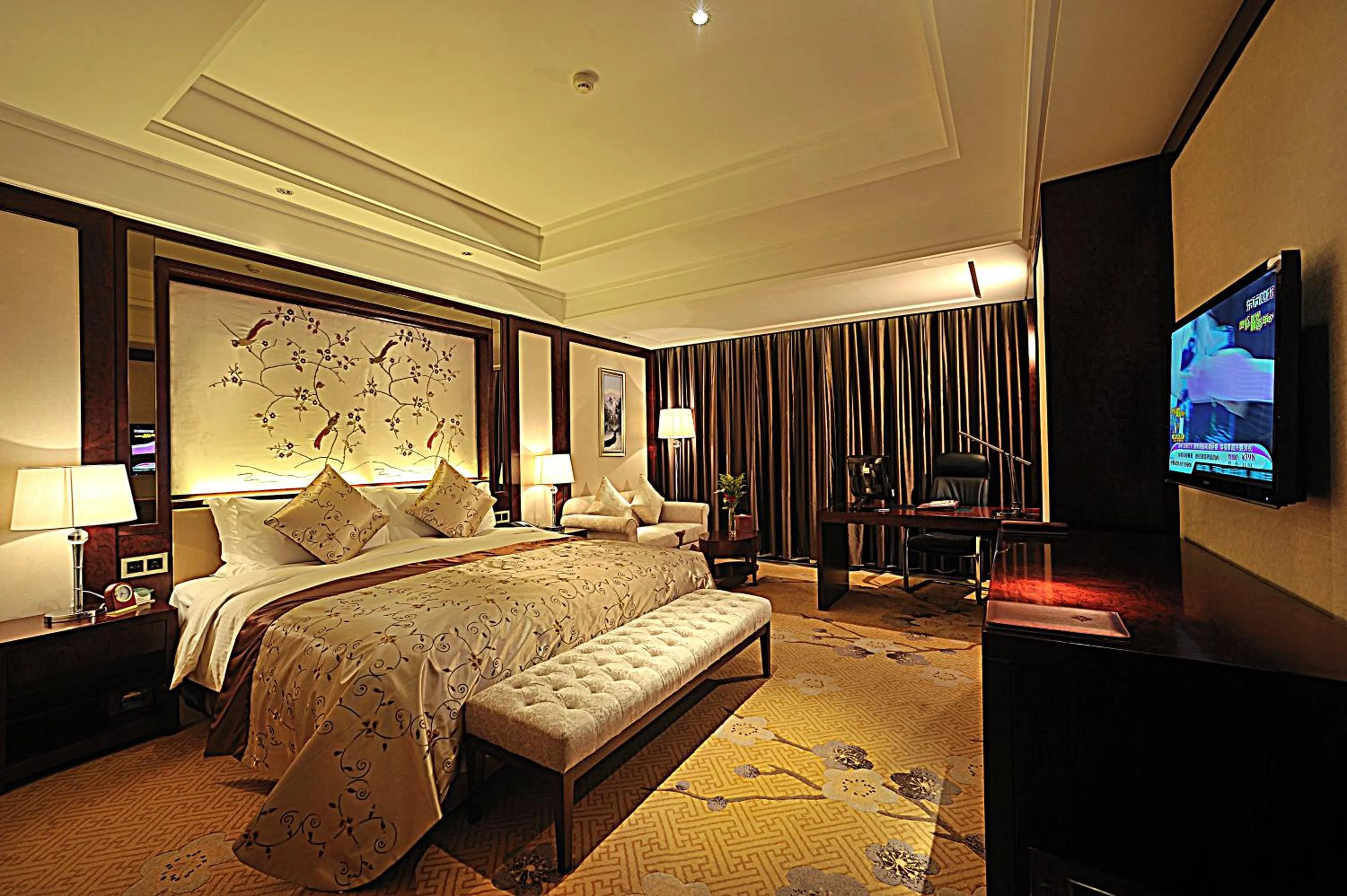Bed in Tai Zhou International Jinling Hotel