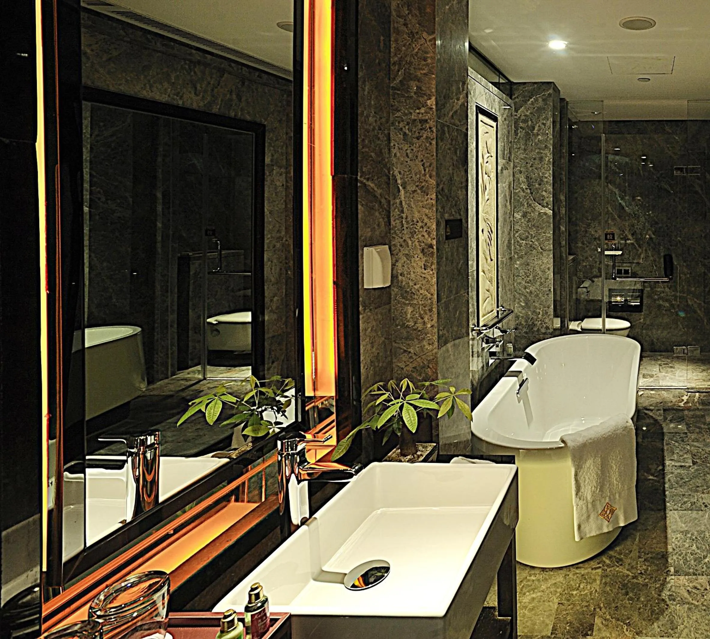 Bathroom in Tai Zhou International Jinling Hotel