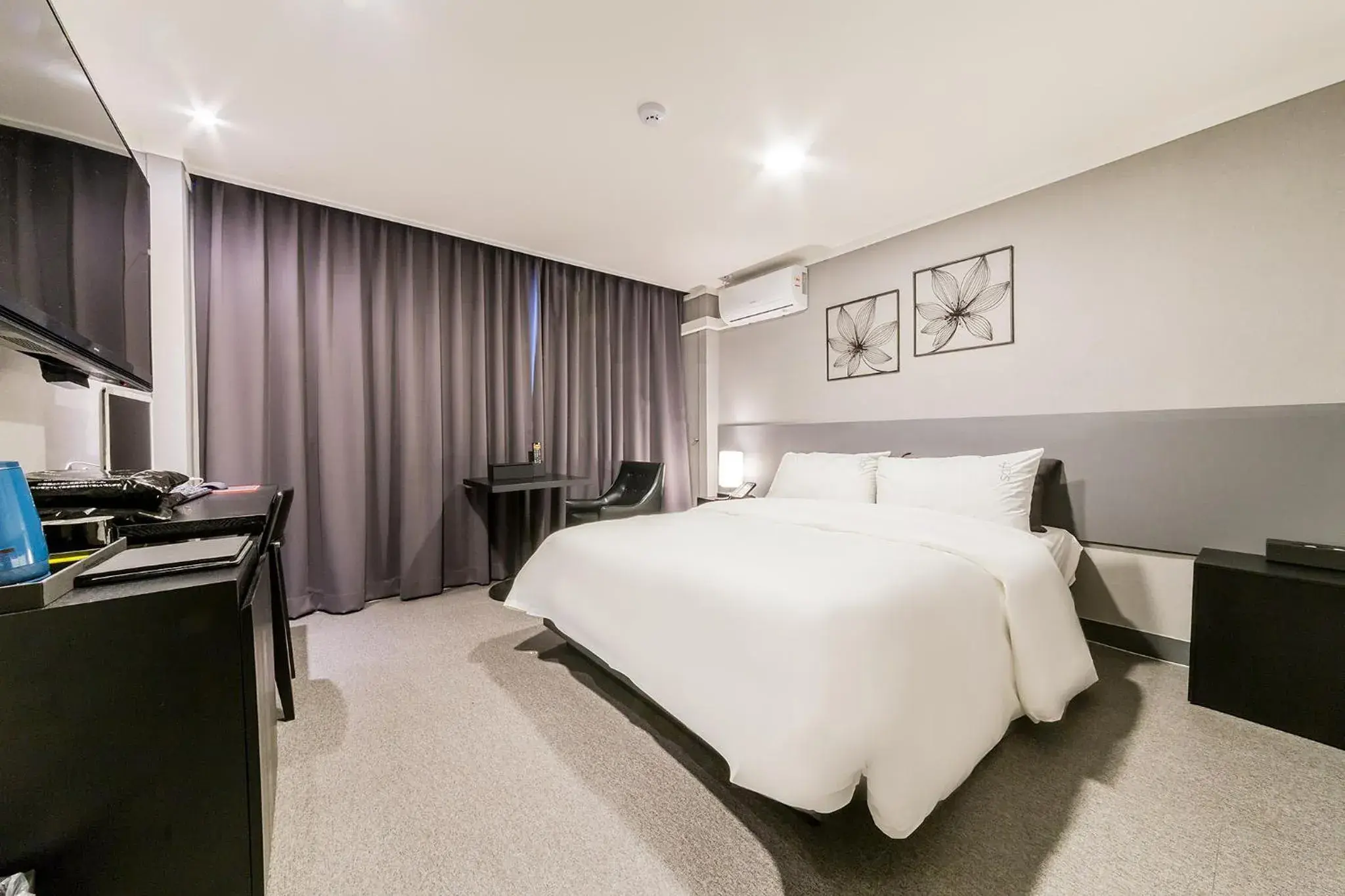 Standard Double Room in Pyeongtaek Stay Tourist Hotel Standard Double Room in Pyeongtaek Stay Tourist Hotel