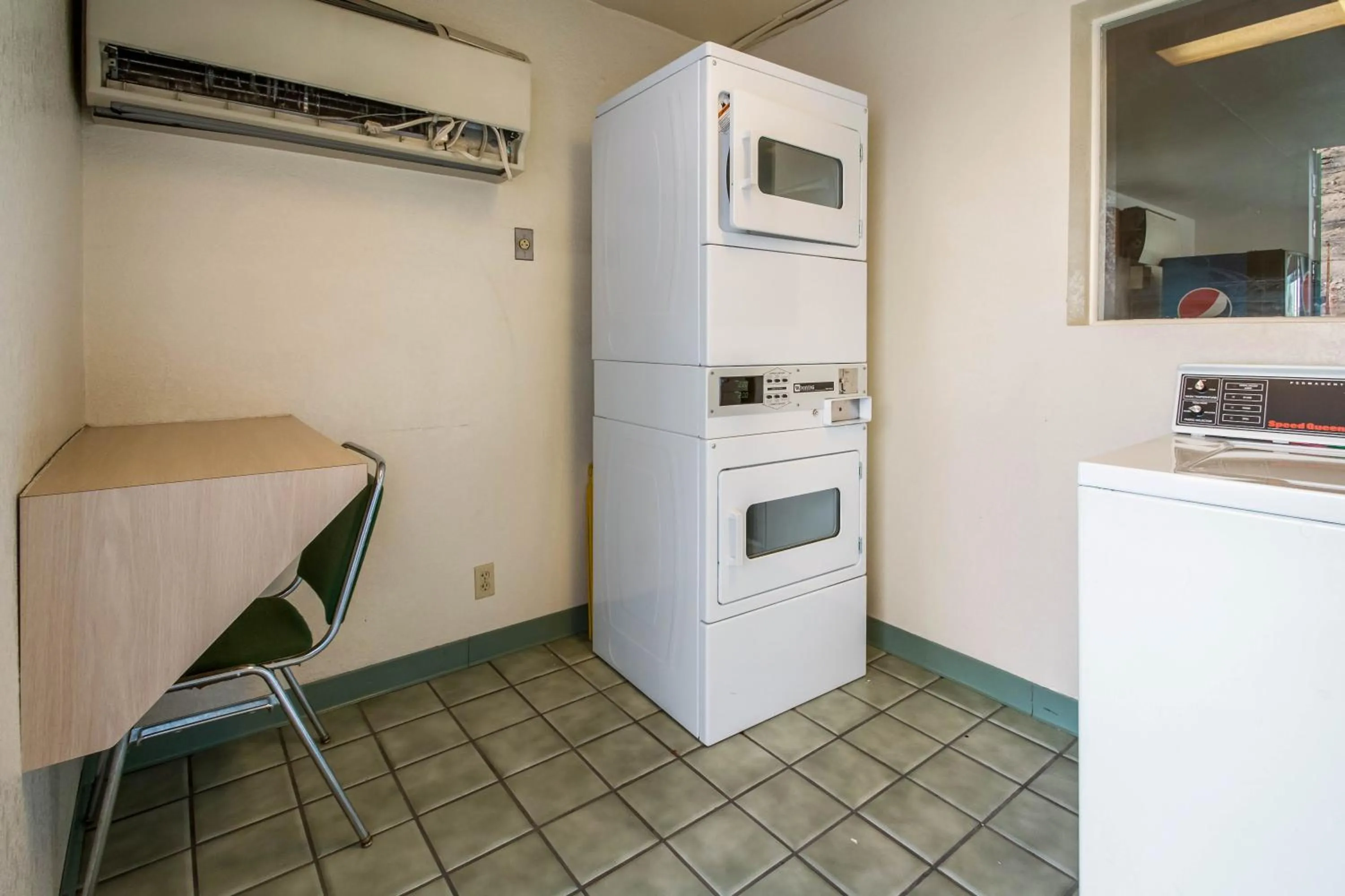 laundry in Motel 6 Wendover