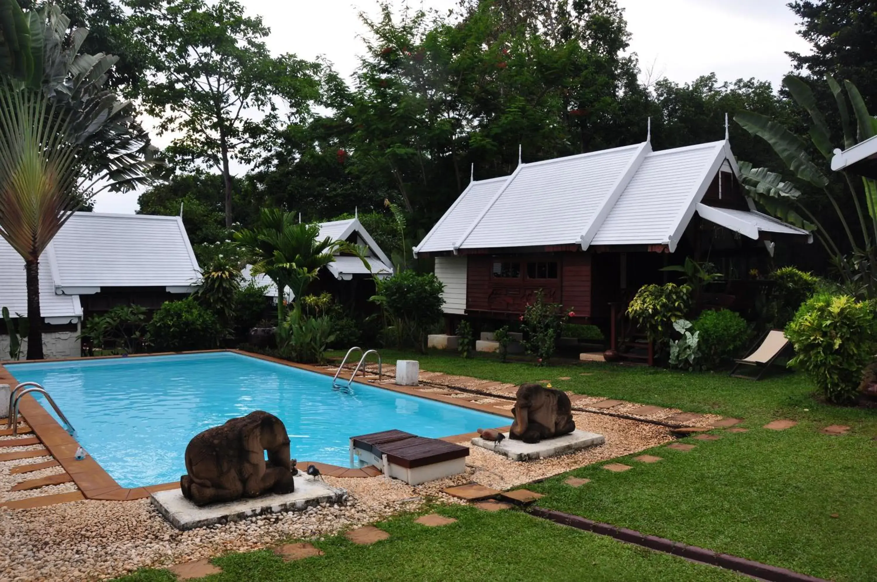 Double Room with Pool View in Le Passe-Temps Double Room with Pool View in Le Passe-Temps