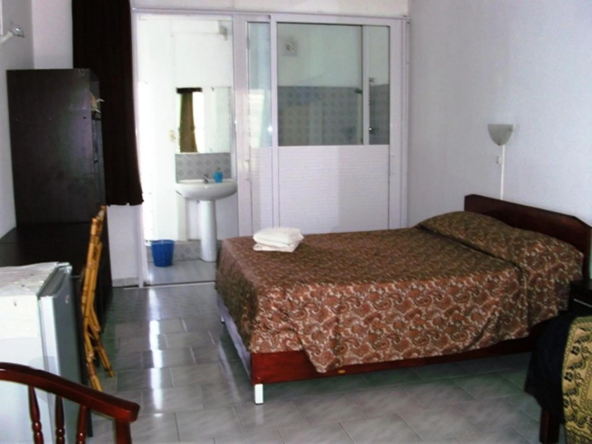 Photo of the whole room, Bed in Auberge Le Saladier