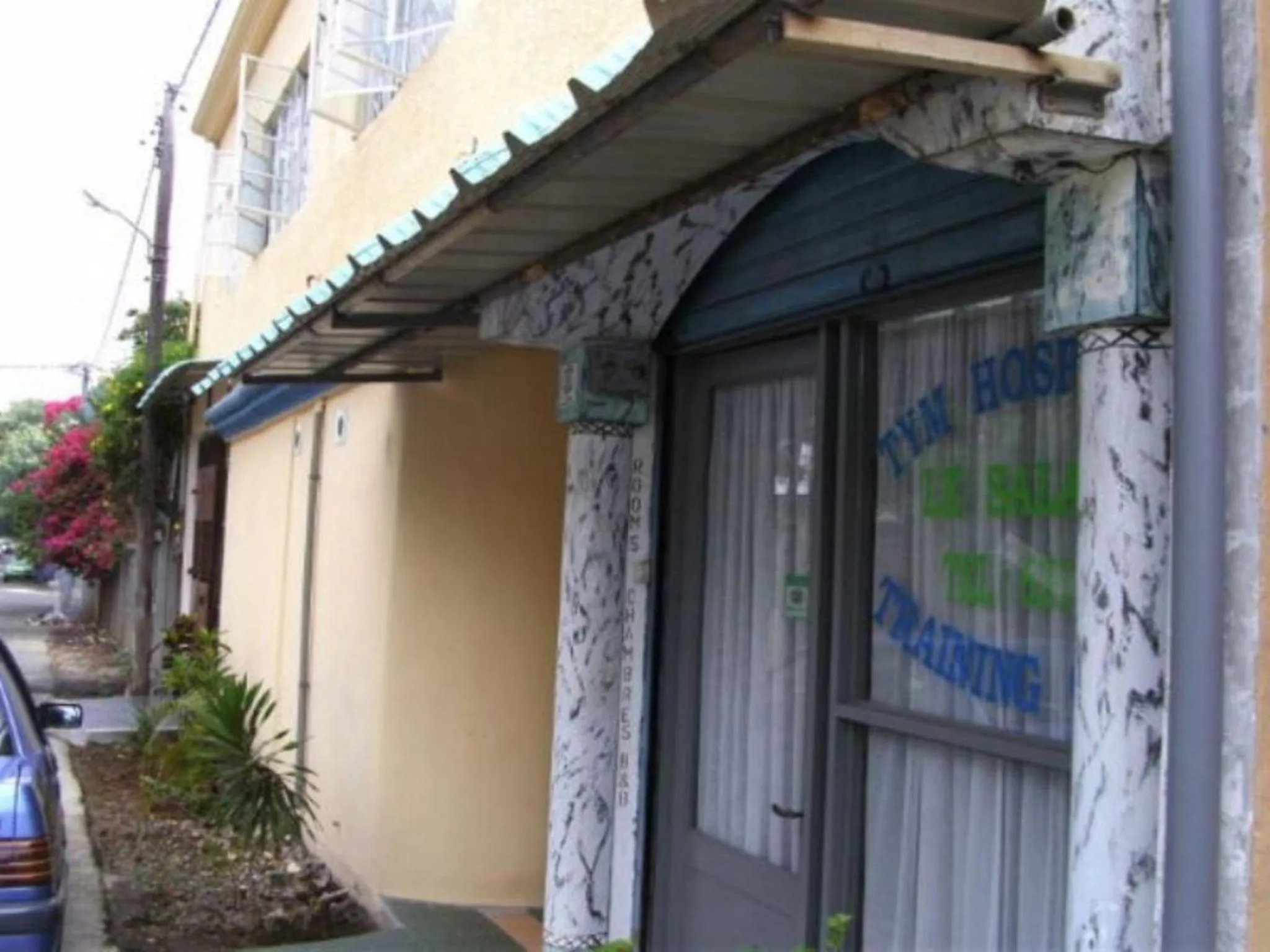 Facade/entrance in Auberge Le Saladier