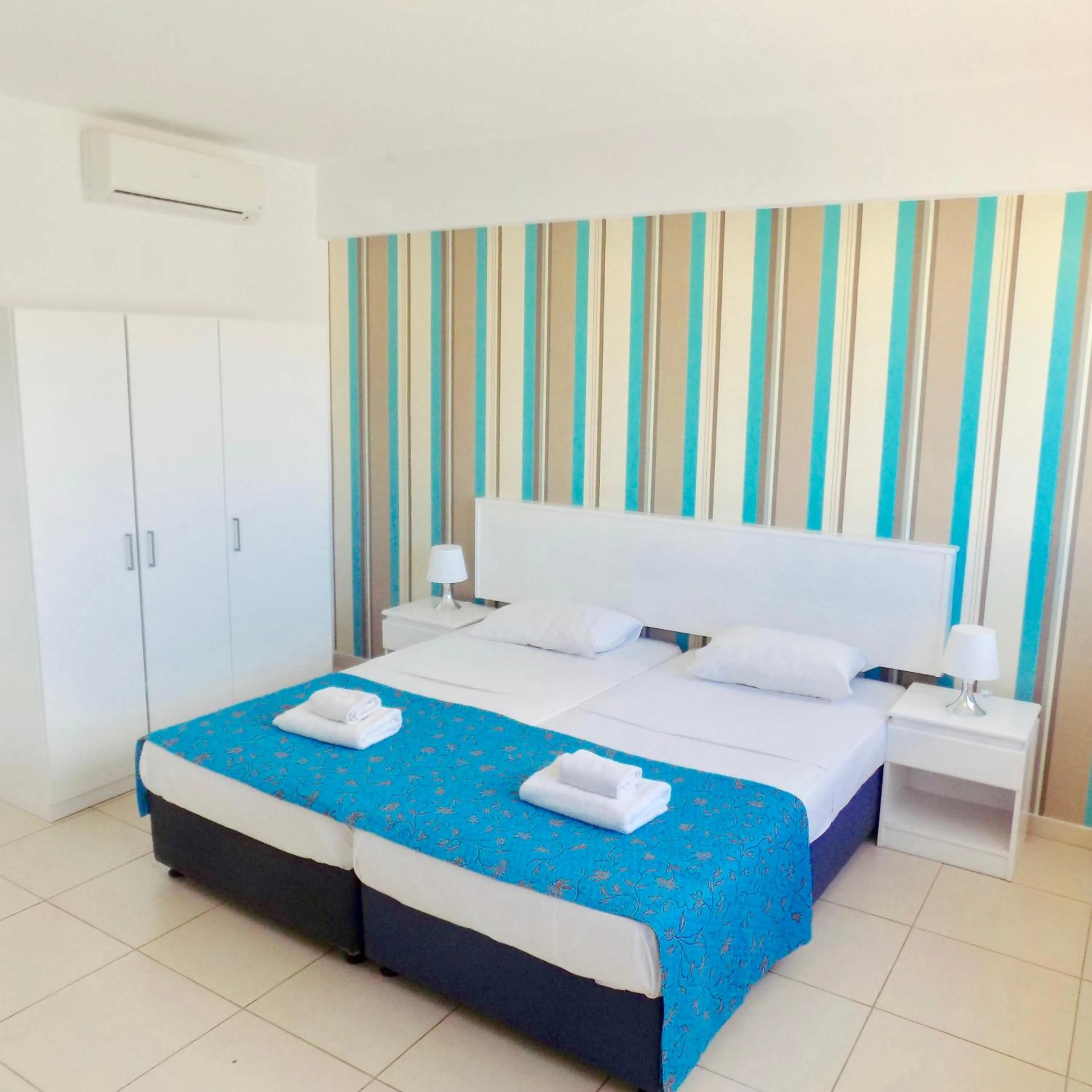 Bed in Margarita Napa Apartments