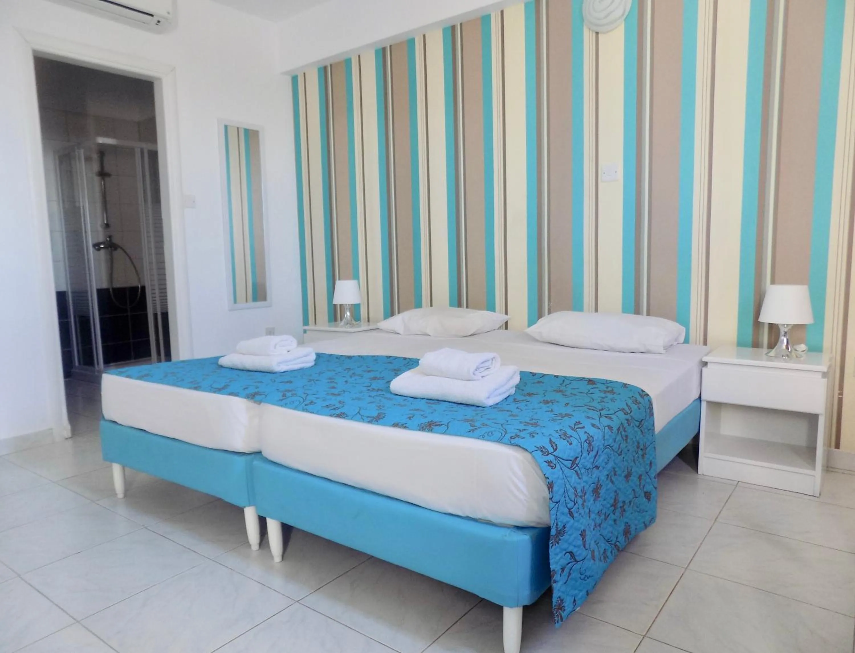 Bed in Margarita Napa Apartments