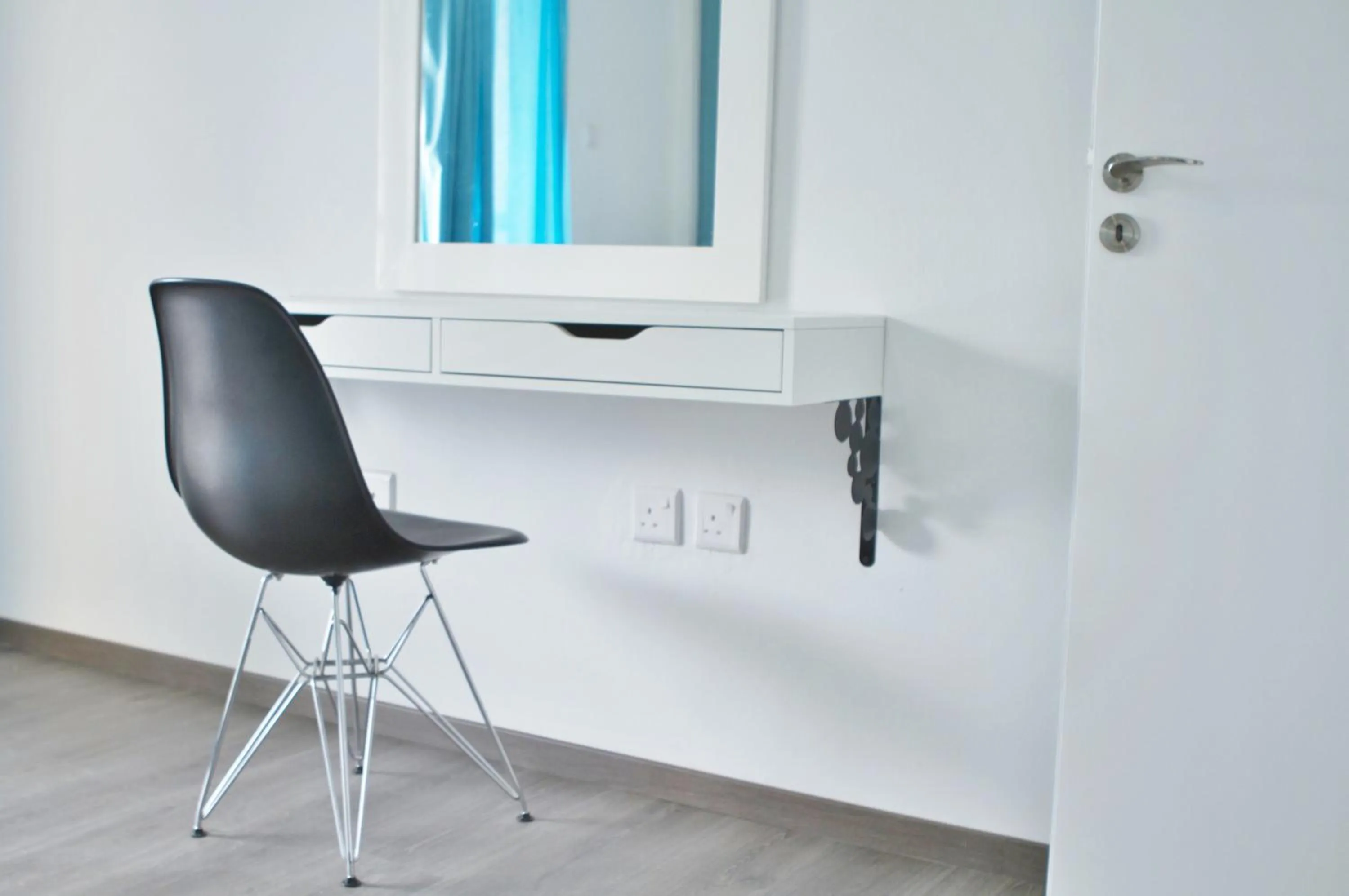 Seating area in Margarita Napa Apartments