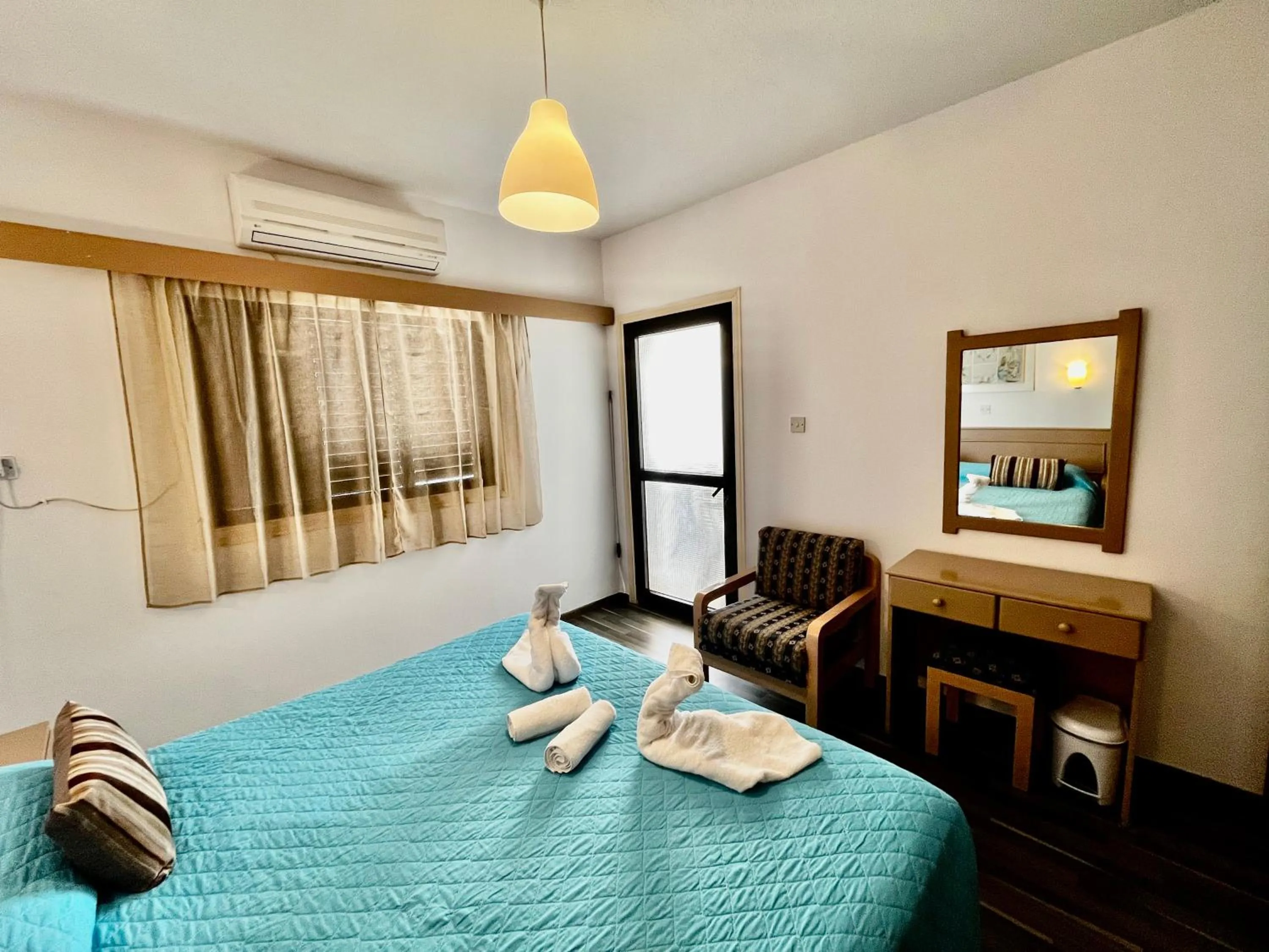 Bed in Margarita Napa Apartments