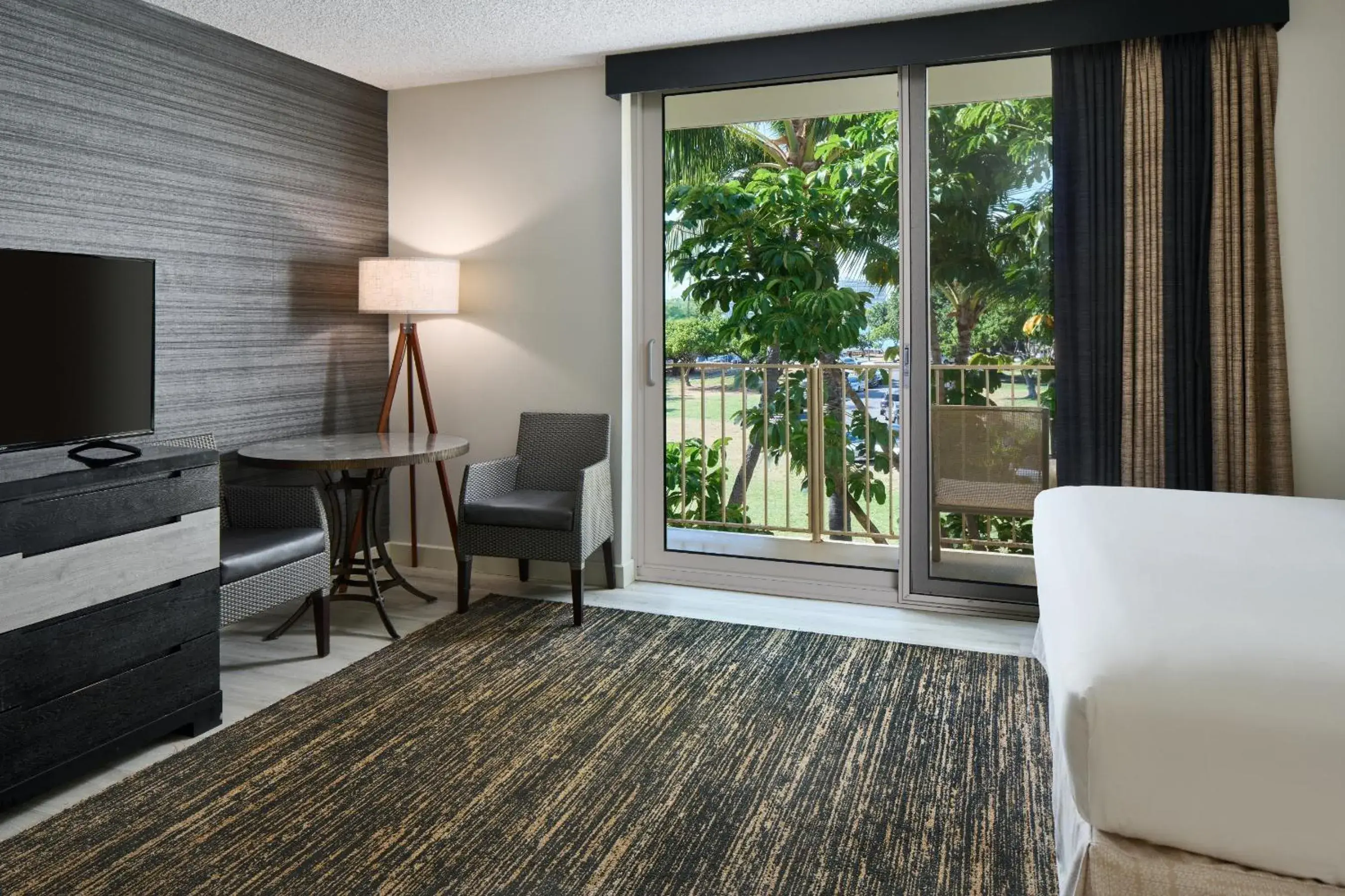 Park View King in Kaimana Beach Hotel Park View King in Kaimana Beach Hotel