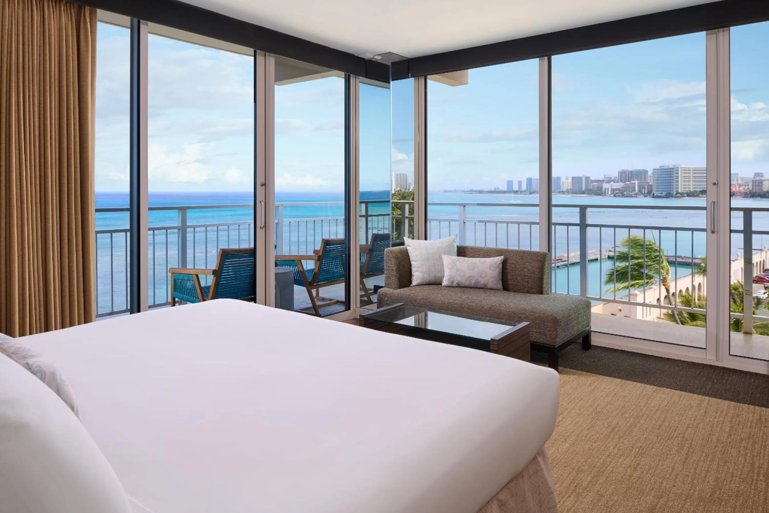 Bed in Kaimana Beach Hotel