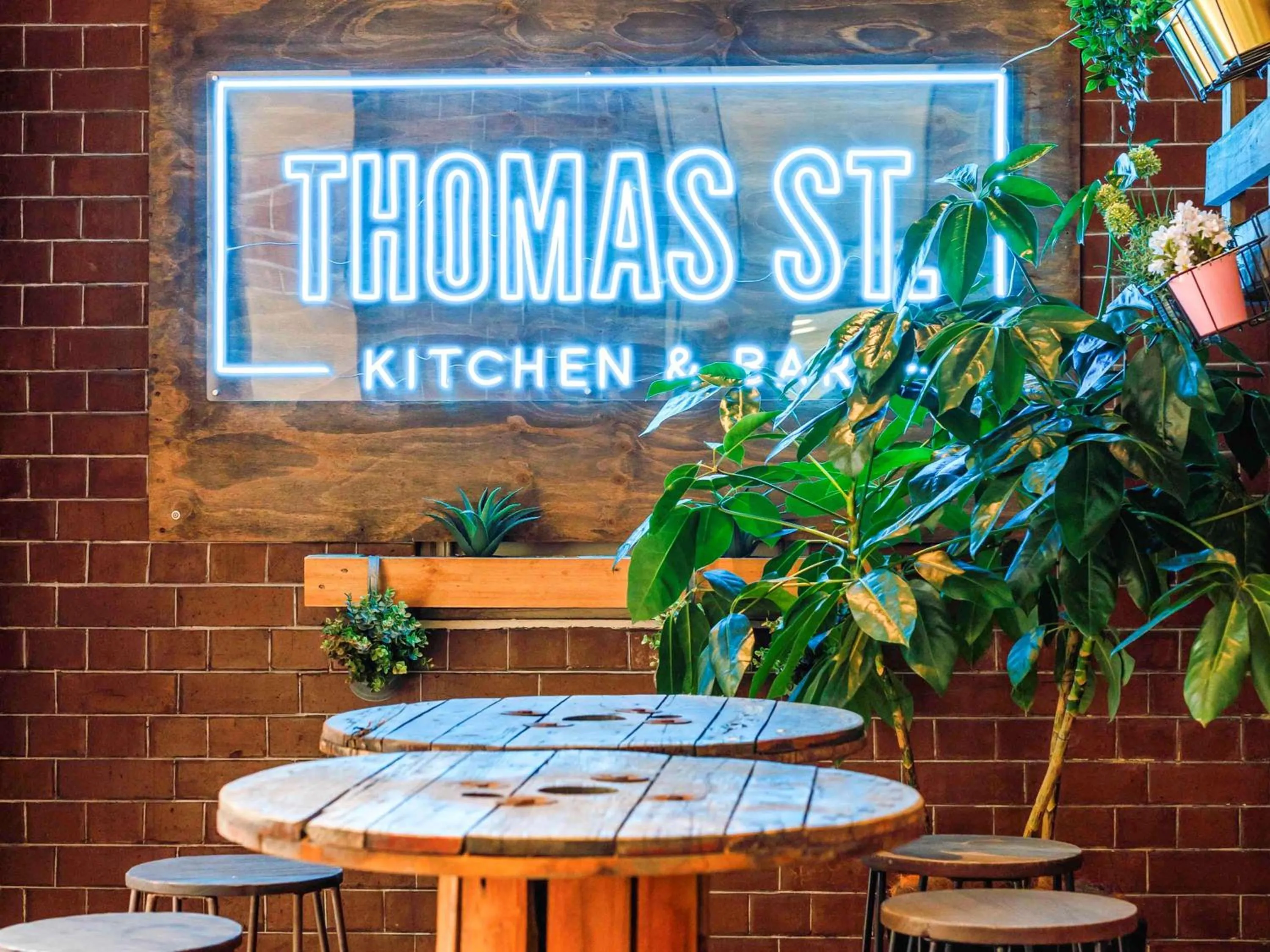 Lounge or bar in Sydney Central Hotel managed by The Ascott Limited