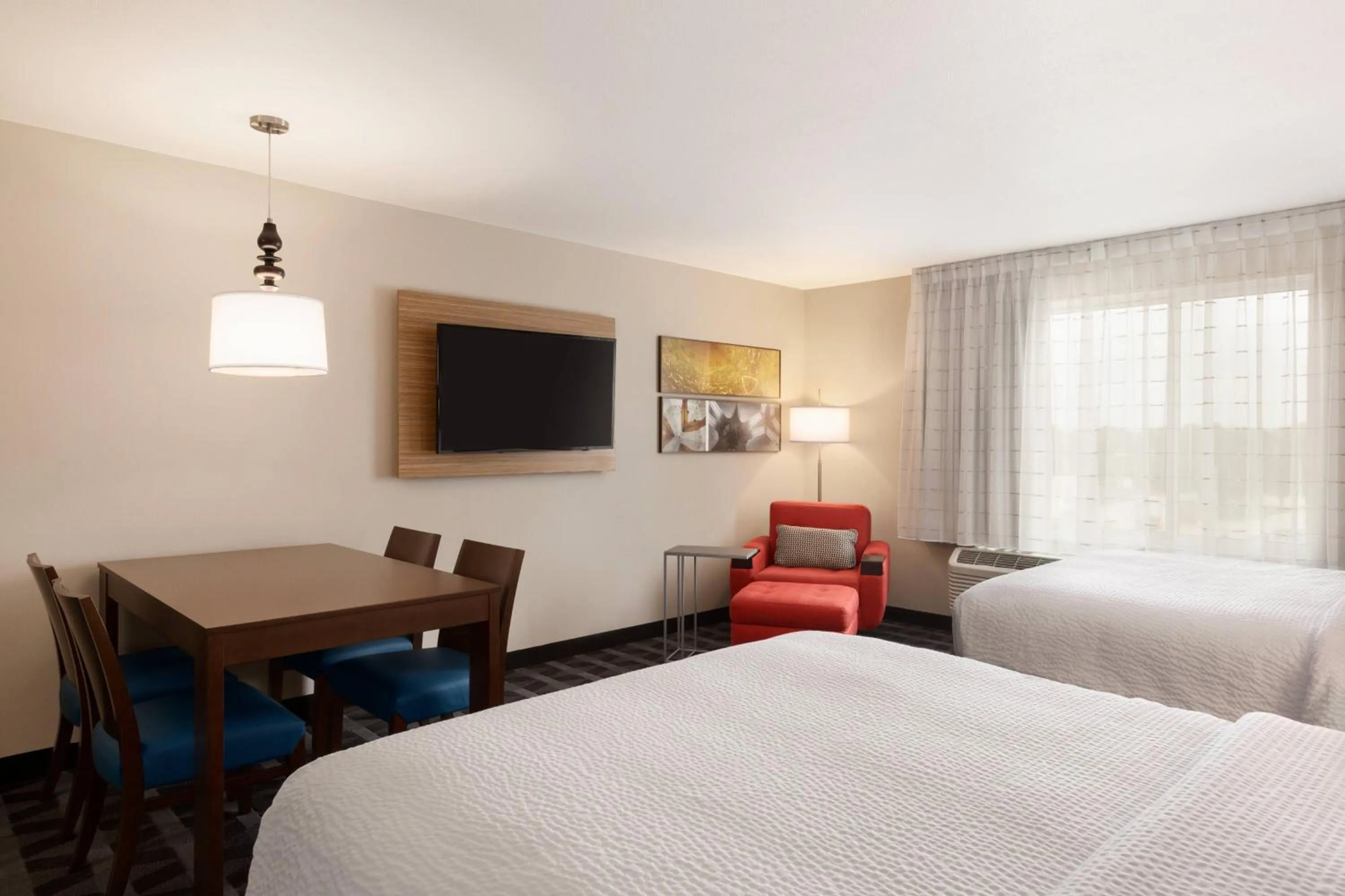 Bedroom, Bed in TownePlace Suites Cedar Rapids Marion