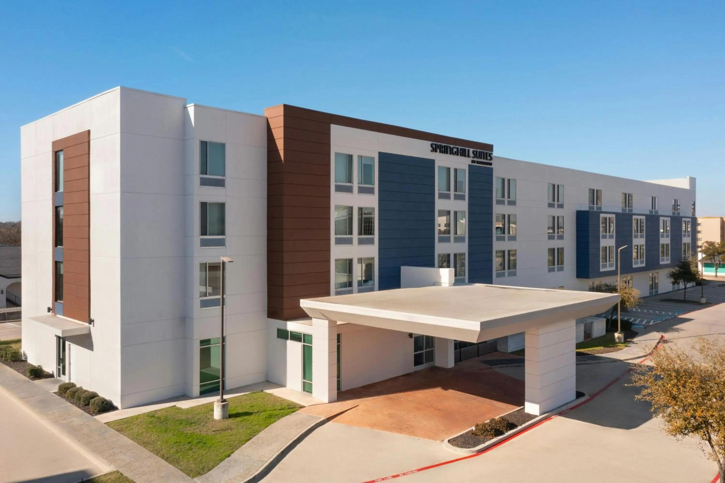 Property building in SpringHill Suites Dallas Central Expressway