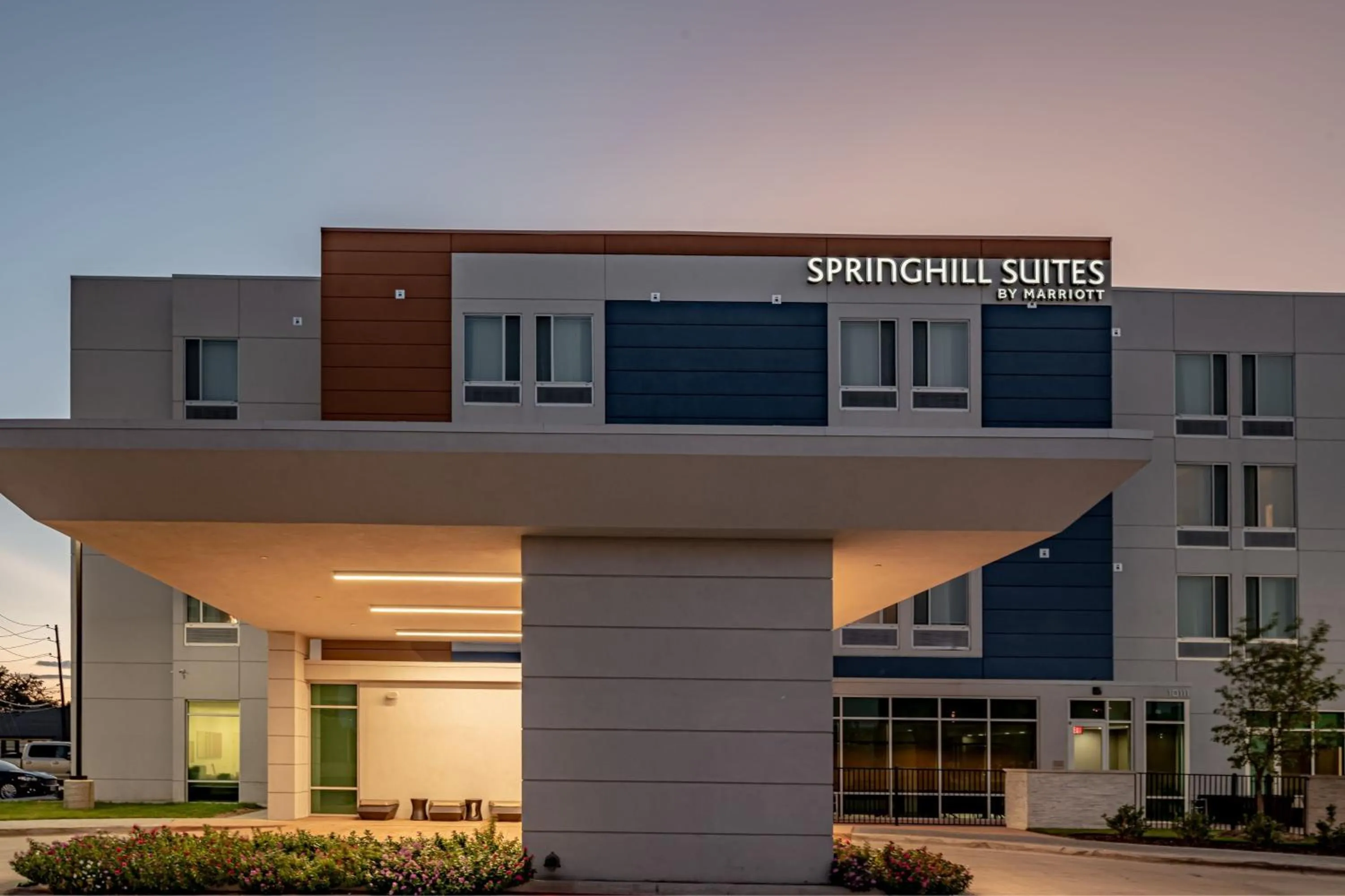 Property building in SpringHill Suites Dallas Central Expressway