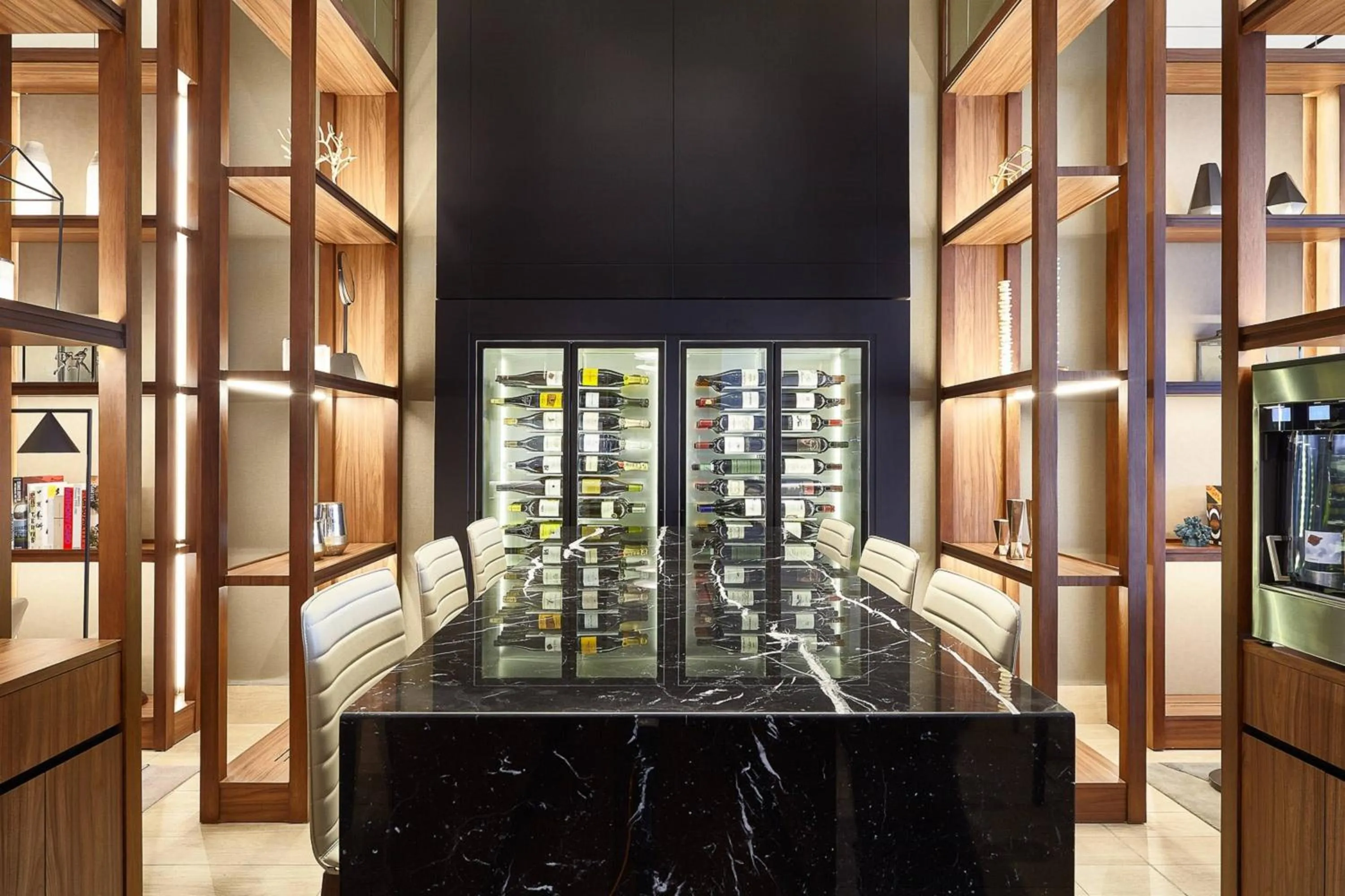 Restaurant/places to eat in AC Hotel by Marriott Lima Miraflores