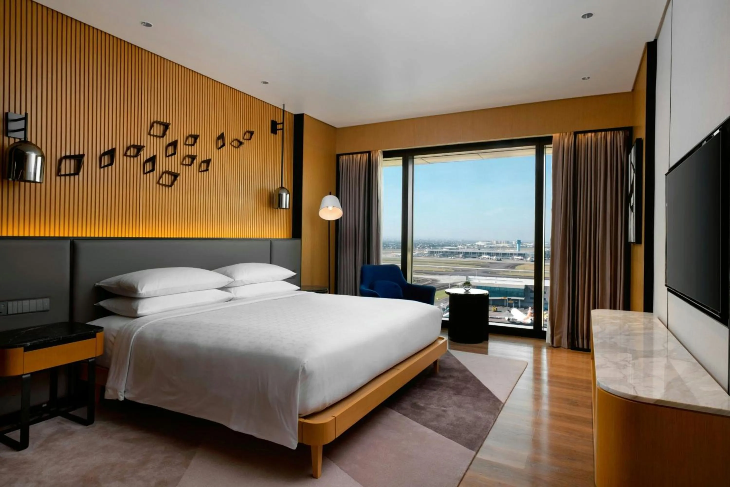 Bedroom, Bed in Sheraton Manila Hotel at Newport World Resorts