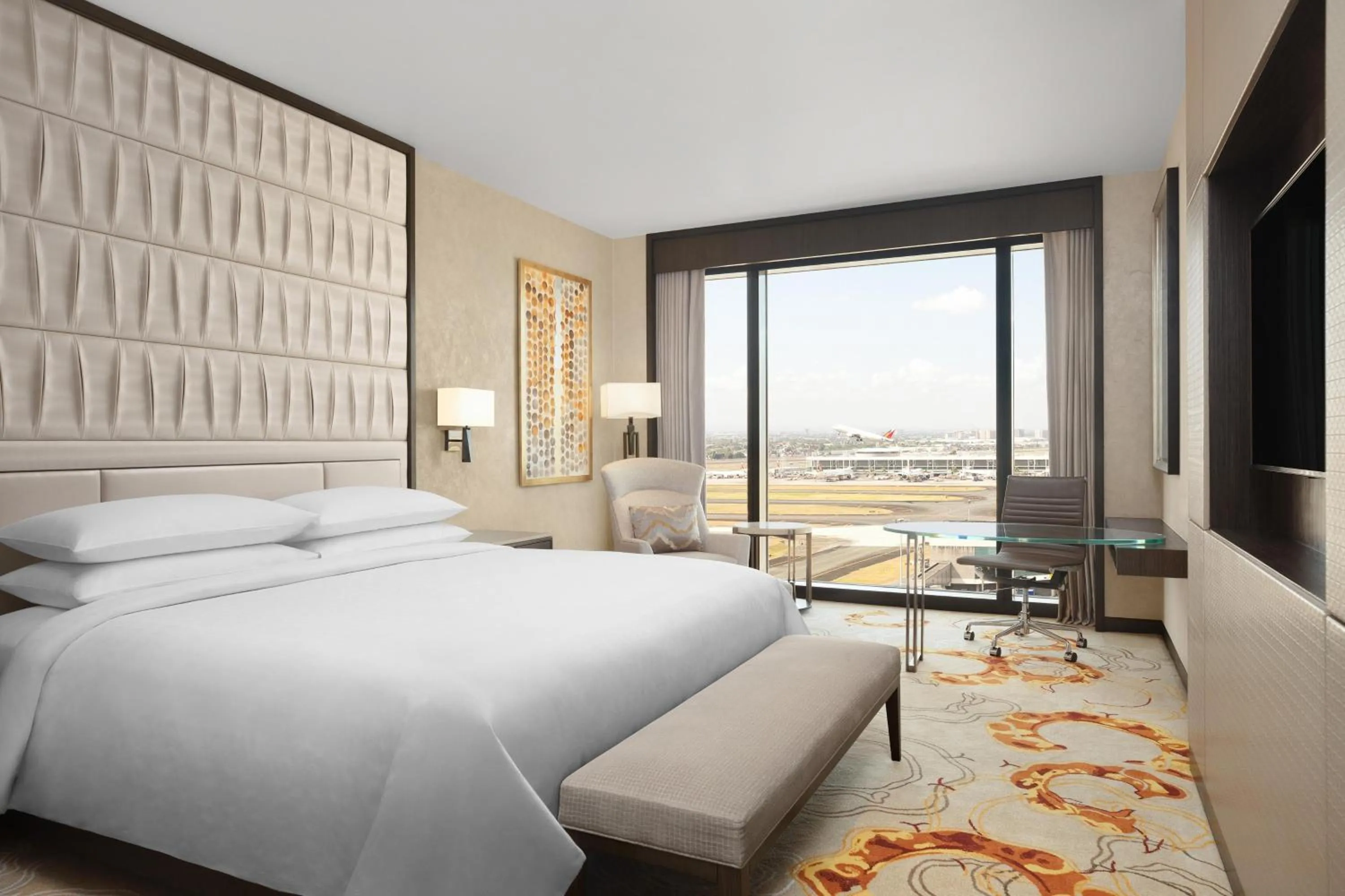 Photo of the whole room, Bed in Sheraton Manila Hotel at Newport World Resorts