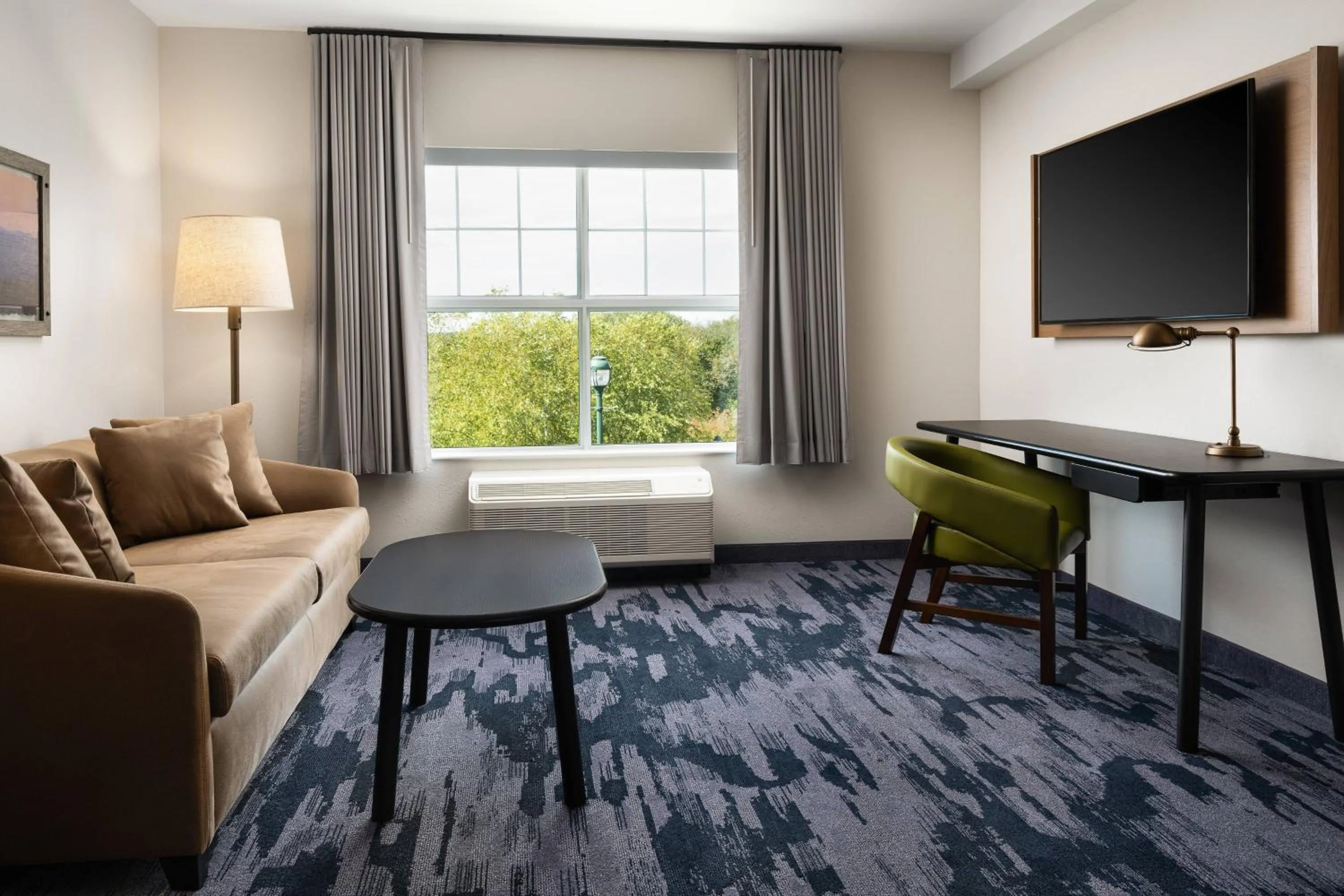 Living room in Fairfield Inn & Suites by Marriott South Kingstown Newport Area