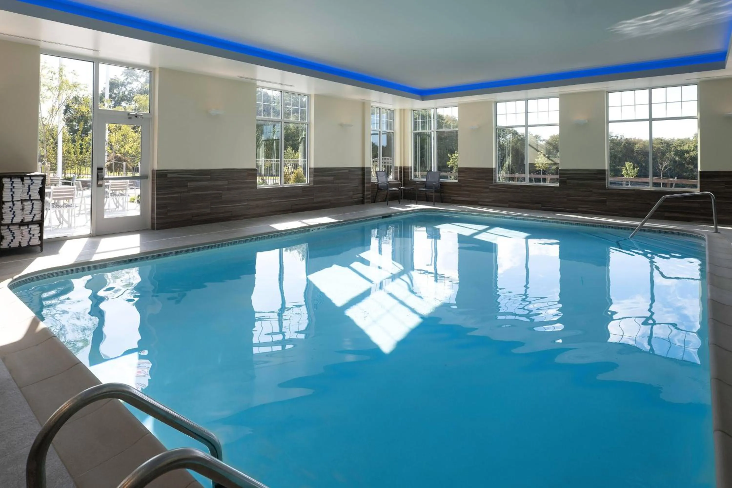 Swimming pool in Fairfield Inn & Suites by Marriott South Kingstown Newport Area