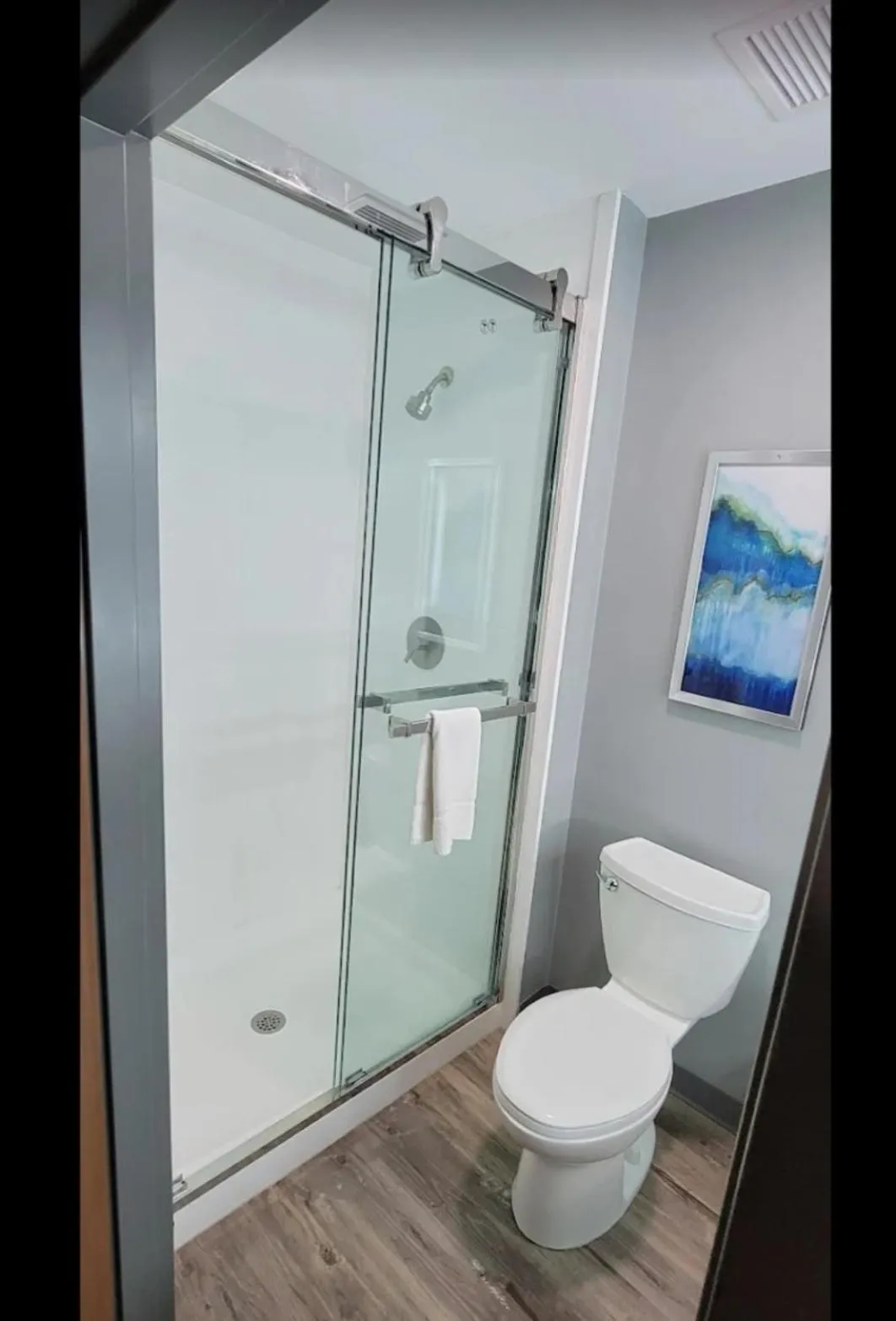 Shower in La Quinta Brunswick/Golden Isles