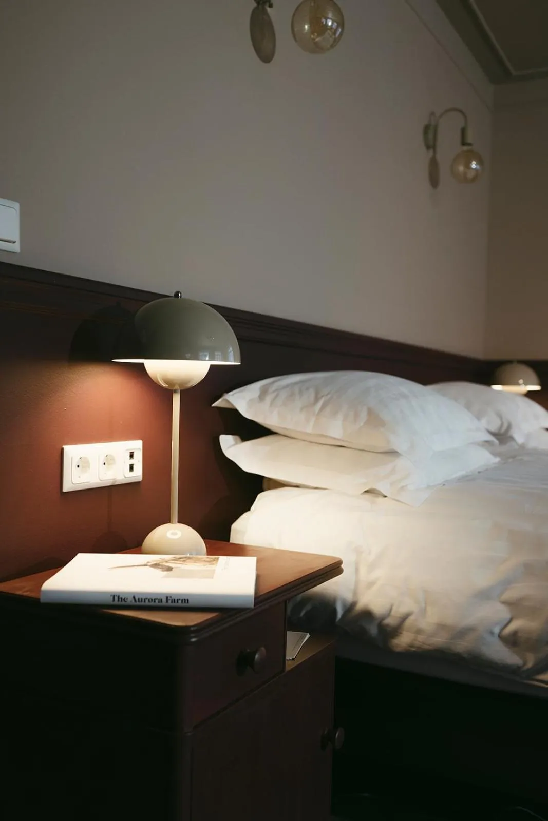 Bed in Aurora Farm Hotel