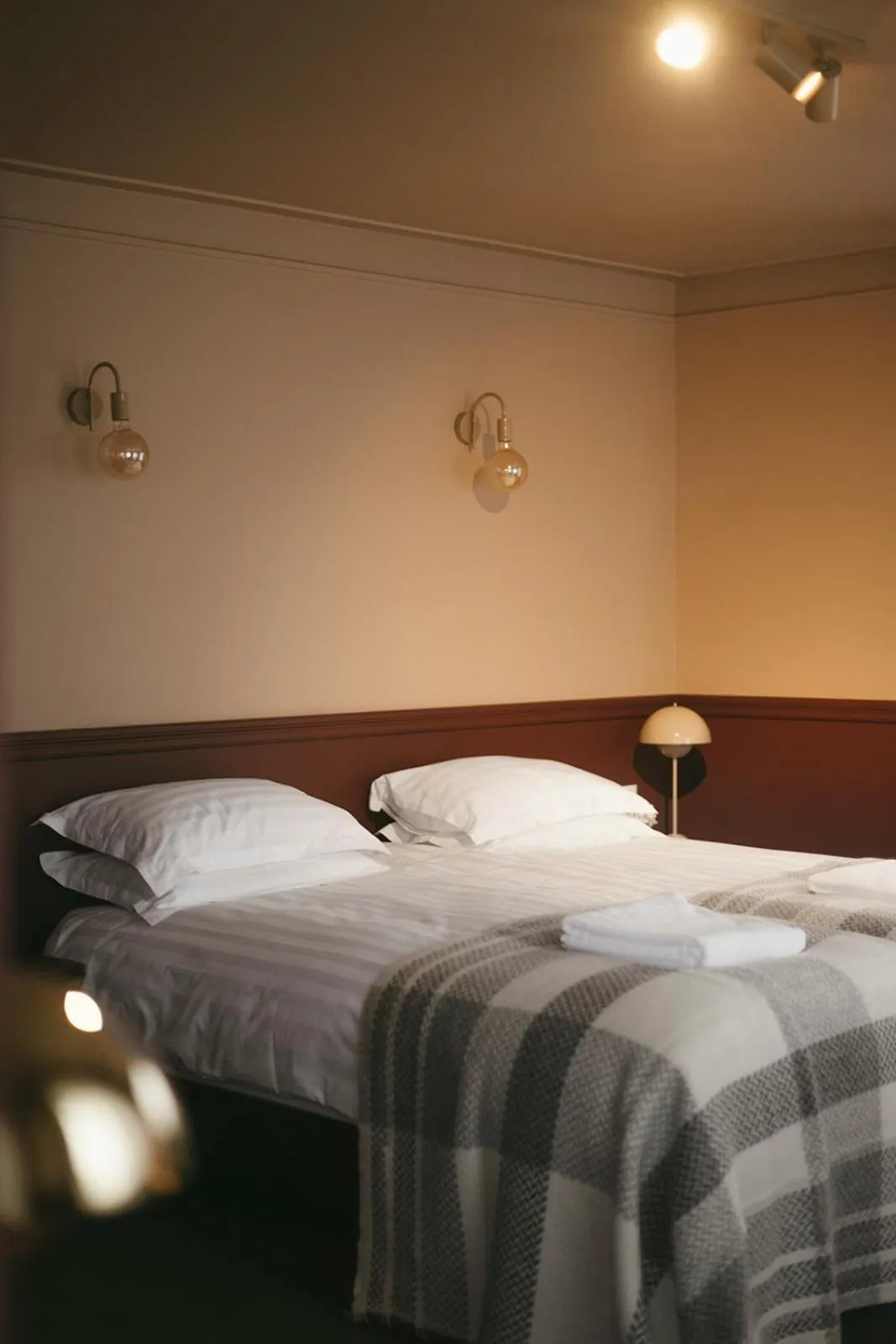 Bed in Aurora Farm Hotel