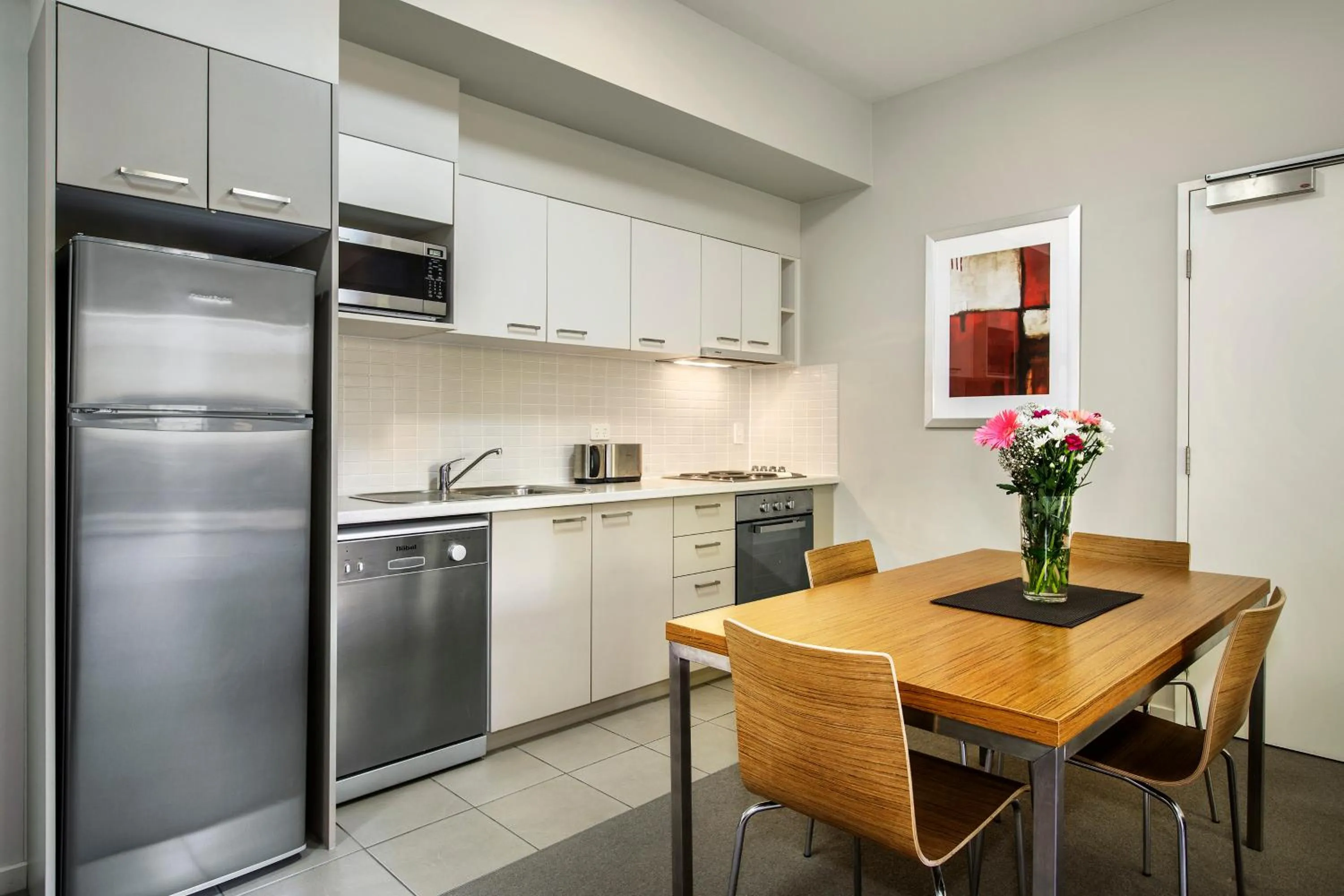Kitchen or kitchenette in Gladstone Downtown Central Apartment Hotel Official