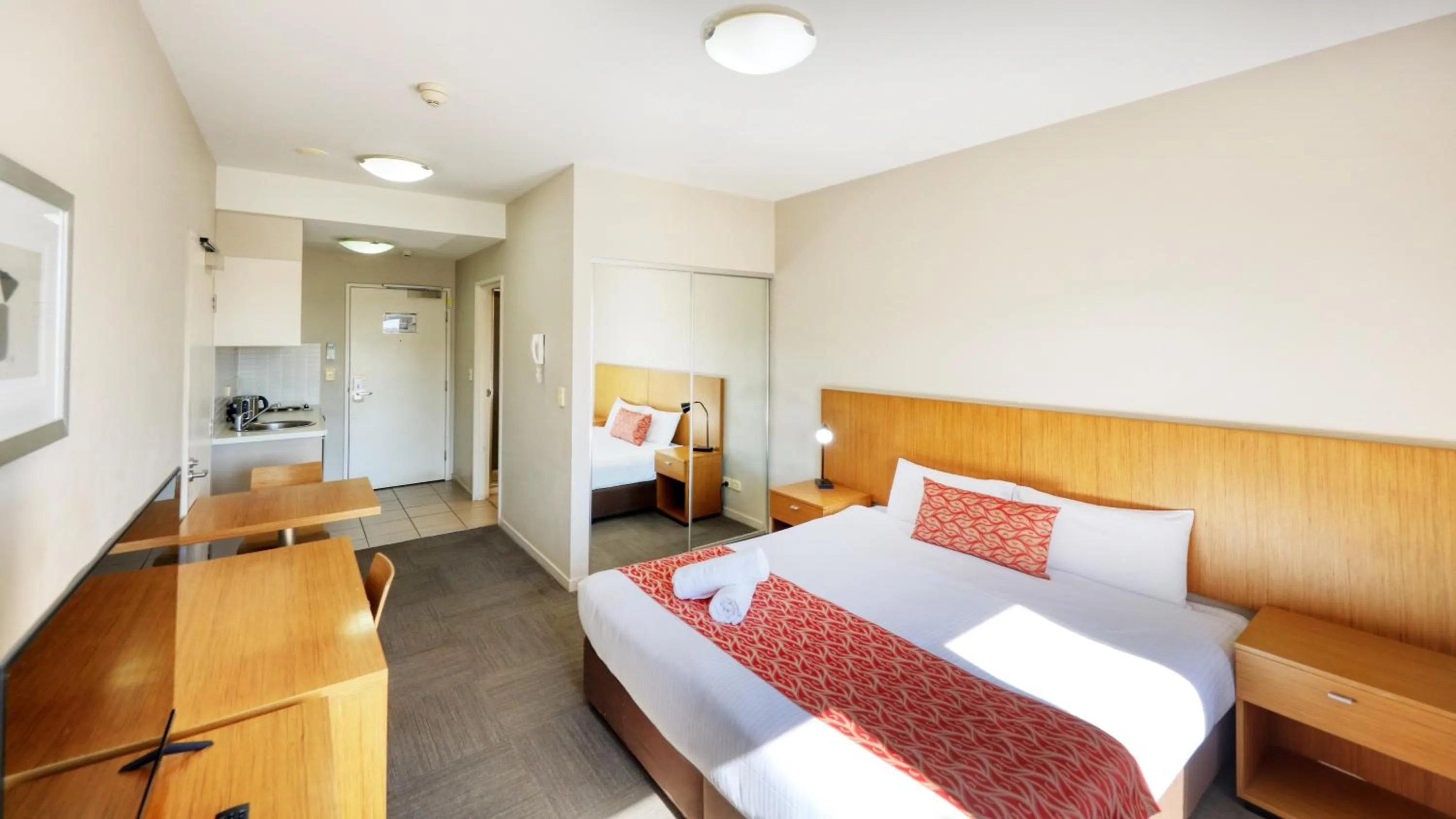 Bedroom, Bed in Gladstone Downtown Central Apartment Hotel Official