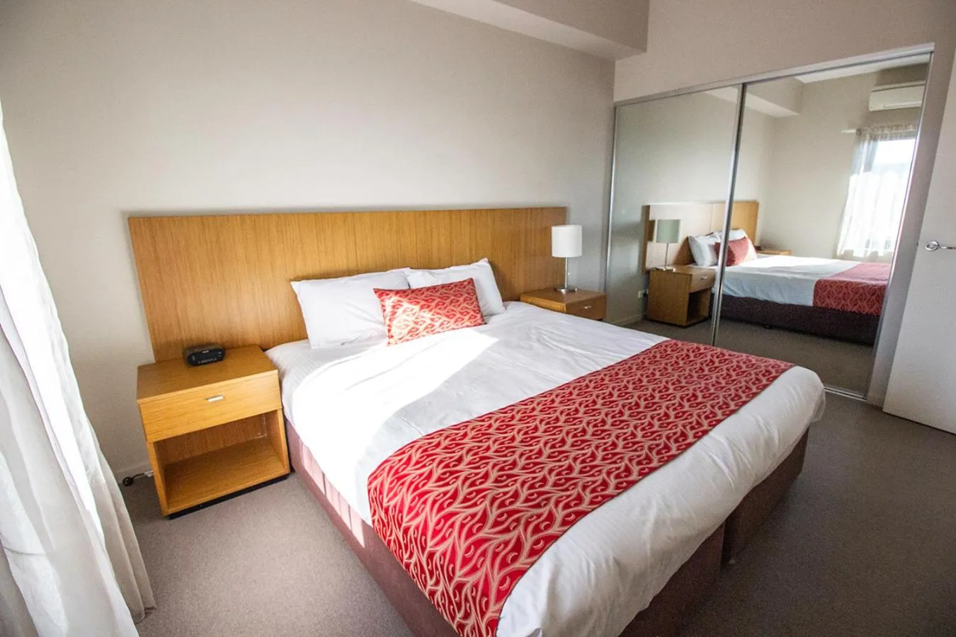 Bed in Gladstone Downtown Central Apartment Hotel Official