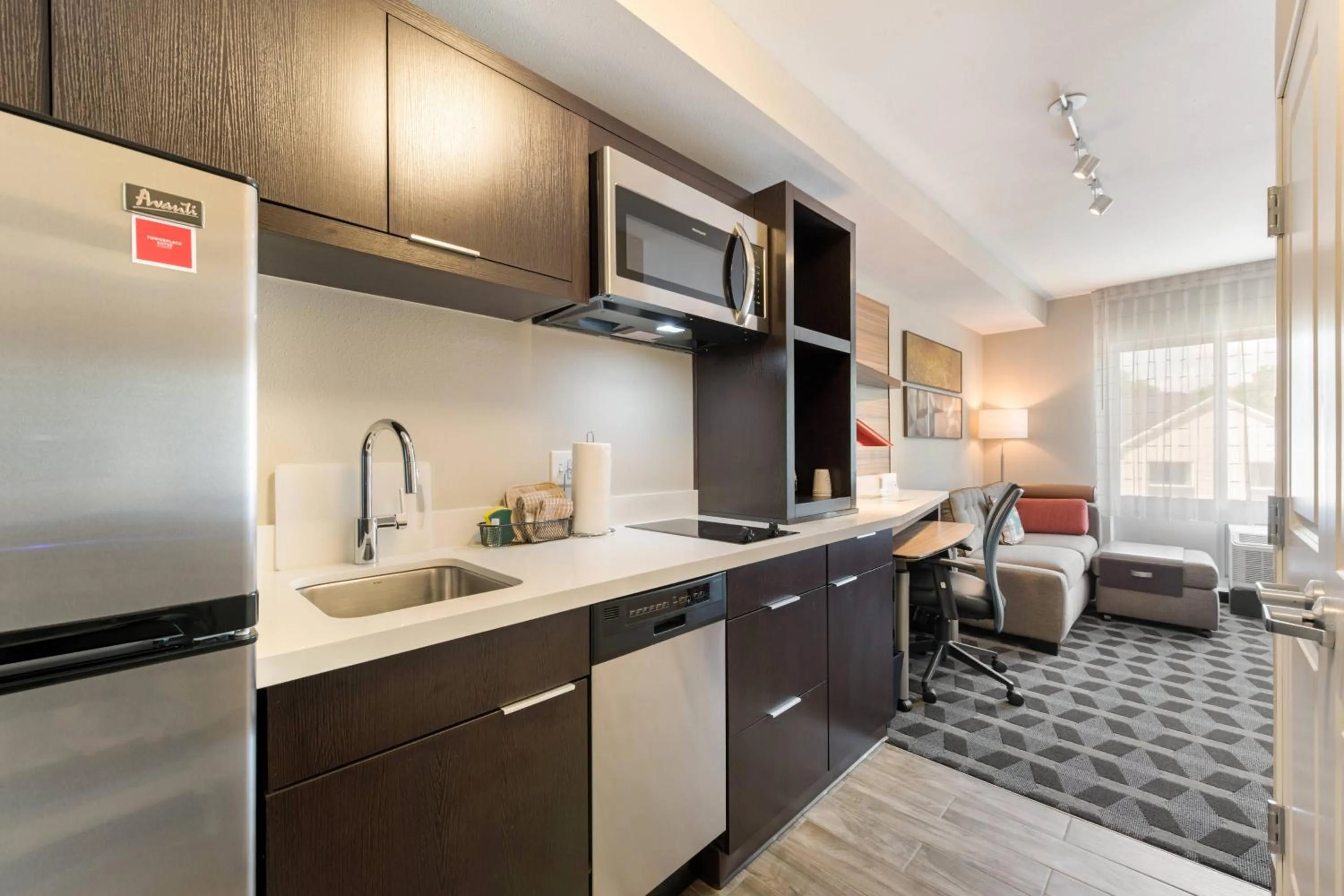 Kitchen or kitchenette in TownePlace Suites by Marriott Greensboro Coliseum Area