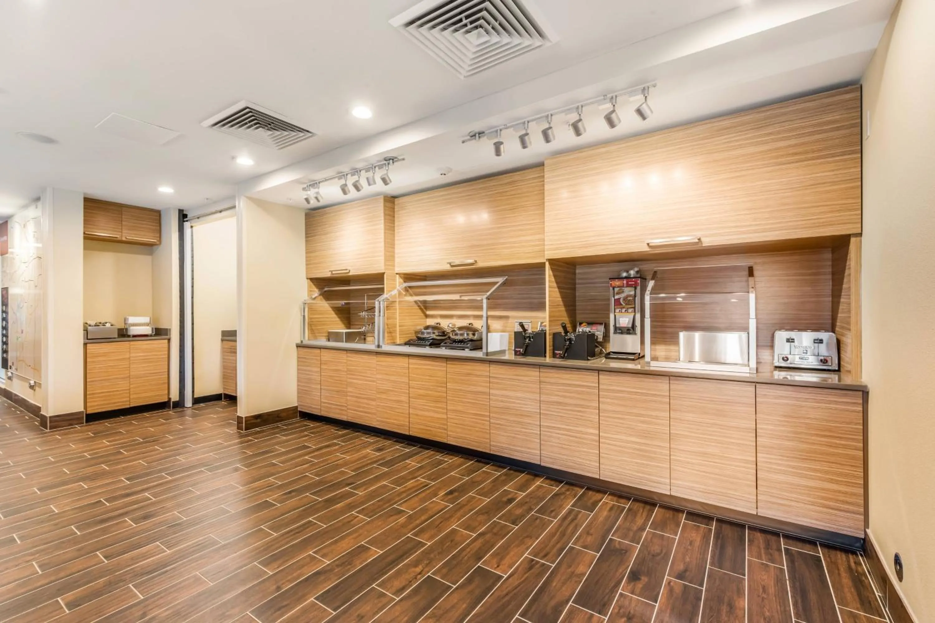 Breakfast in TownePlace Suites by Marriott Greensboro Coliseum Area