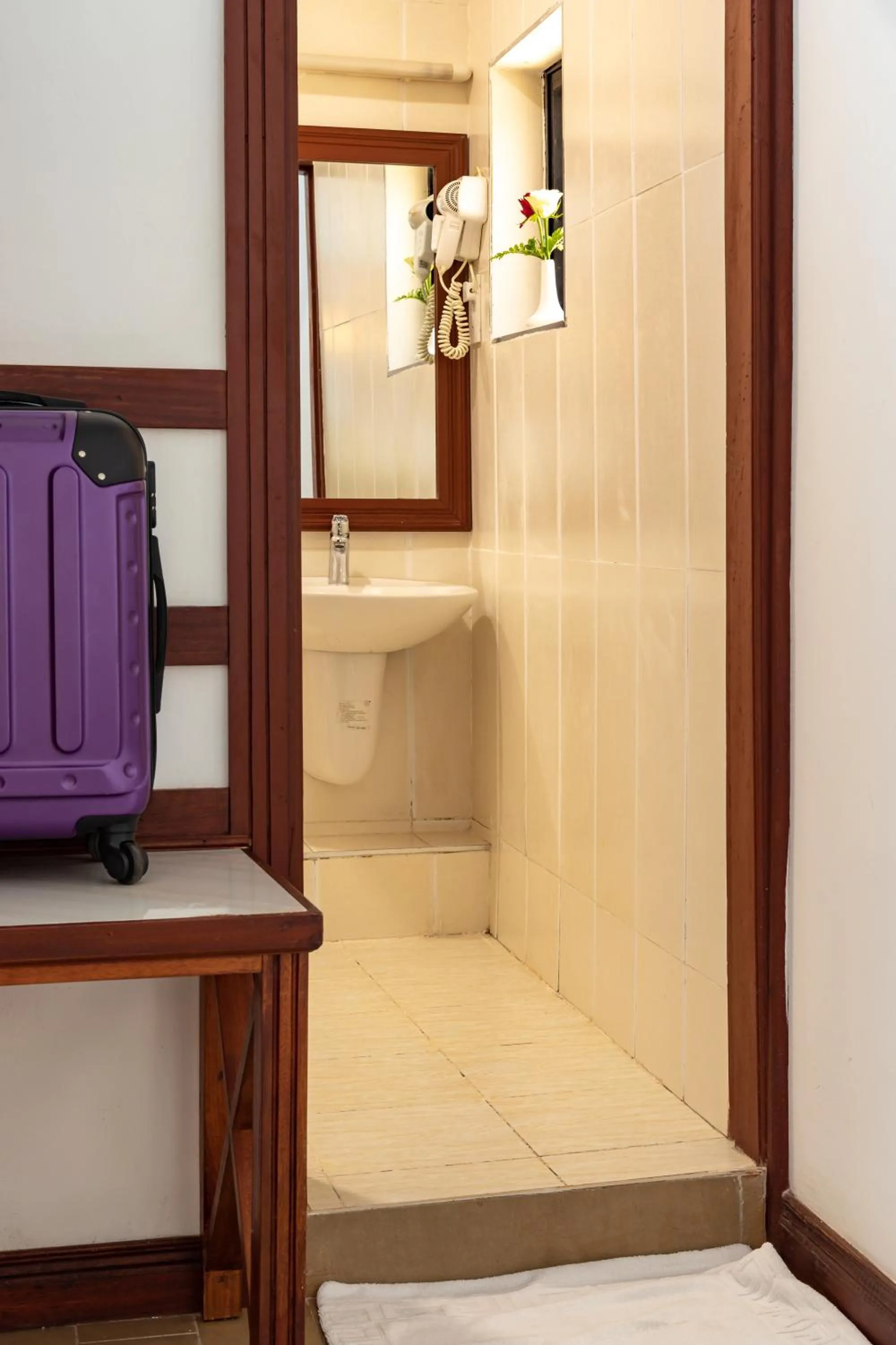 Bathroom, Bed in PrideInn Hotel Nyali