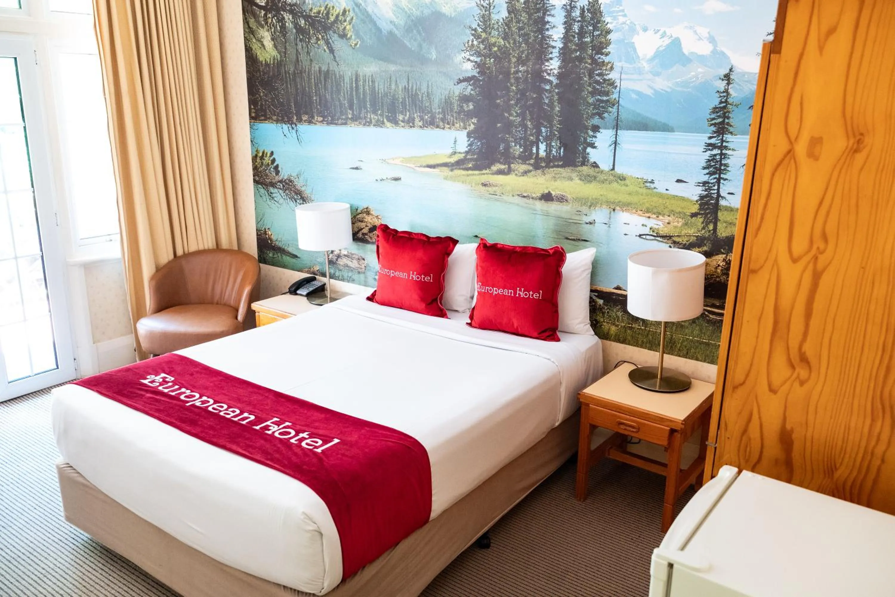 Bedroom, Bed in European Hotel