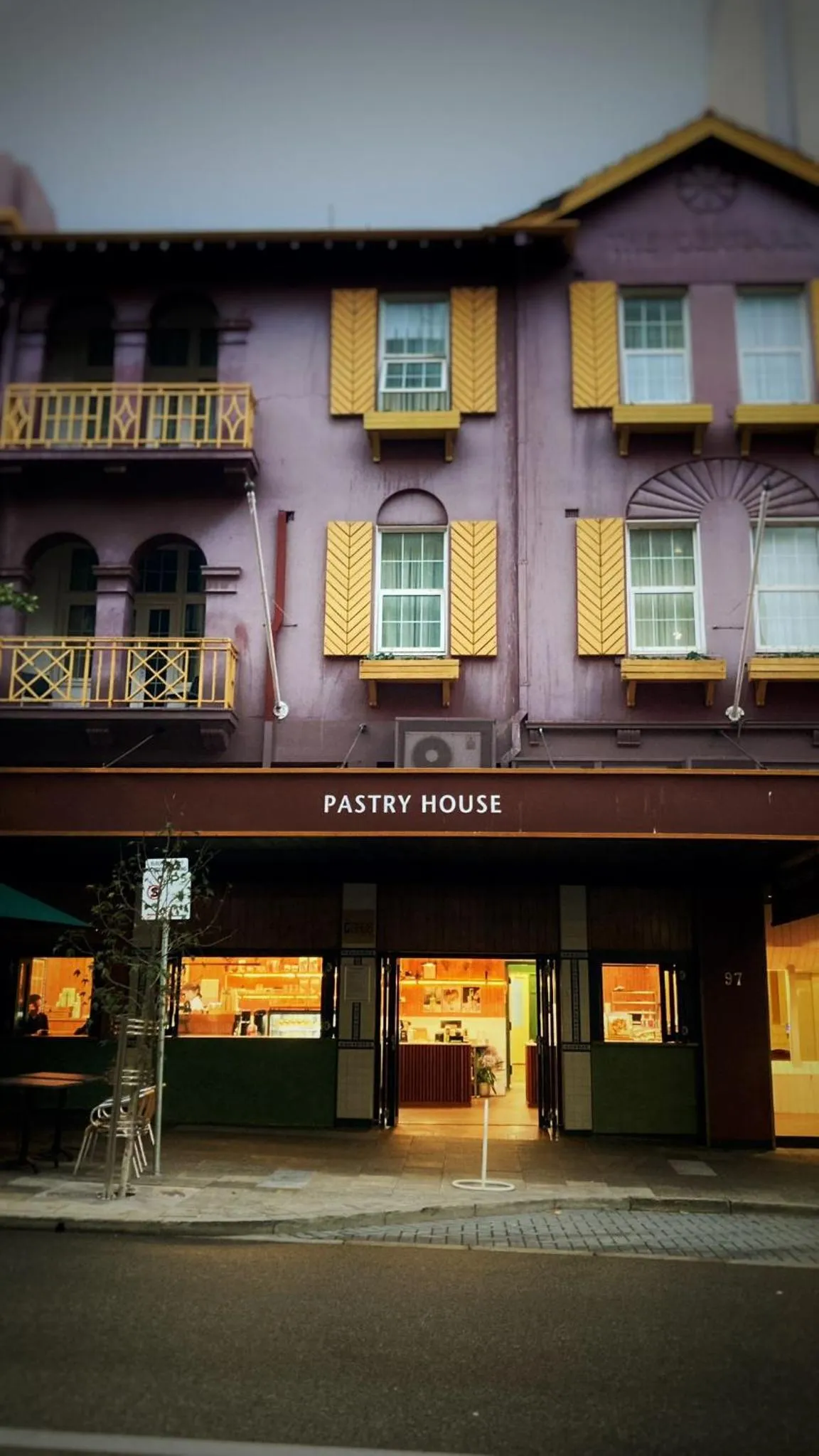 Restaurant/places to eat in European Hotel