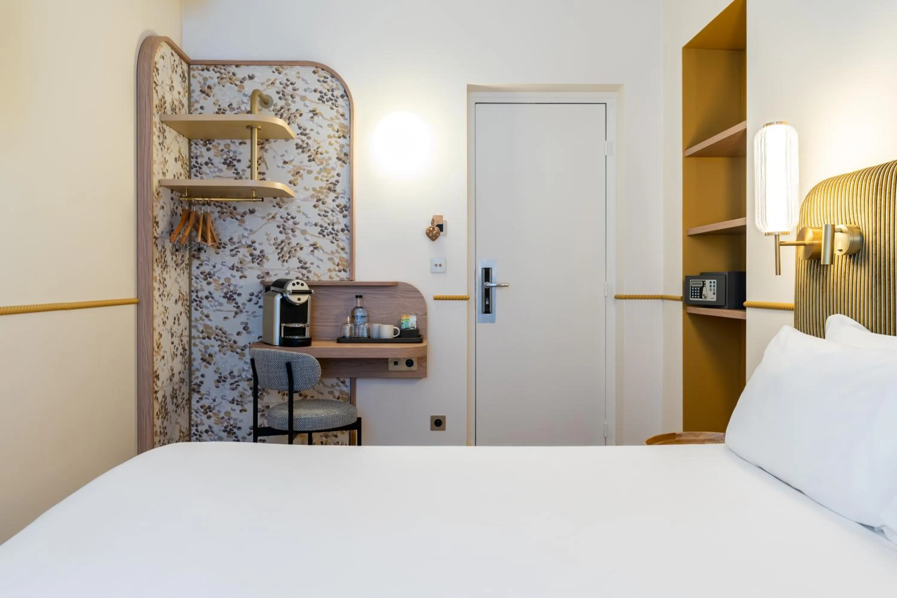 Bed in Hotel d'Espagne