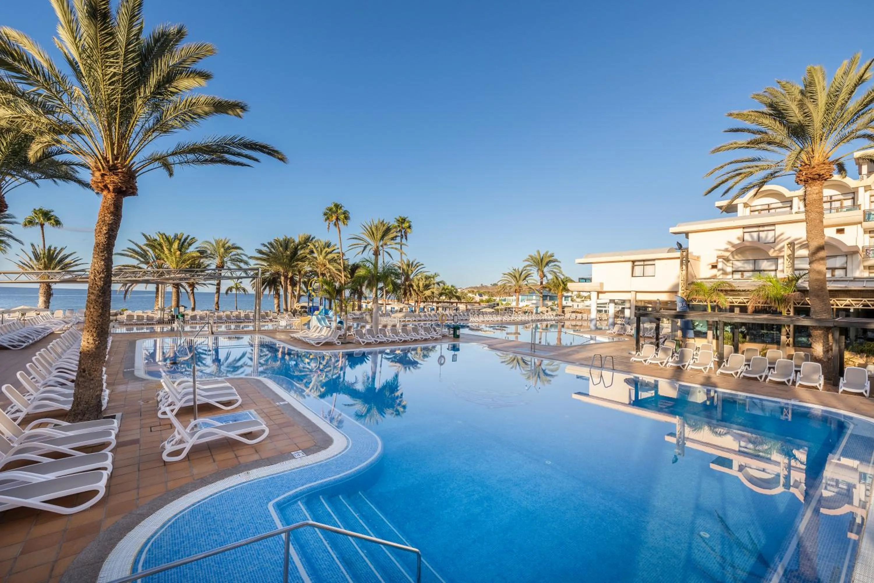 Swimming pool in Grupotel Orquidea