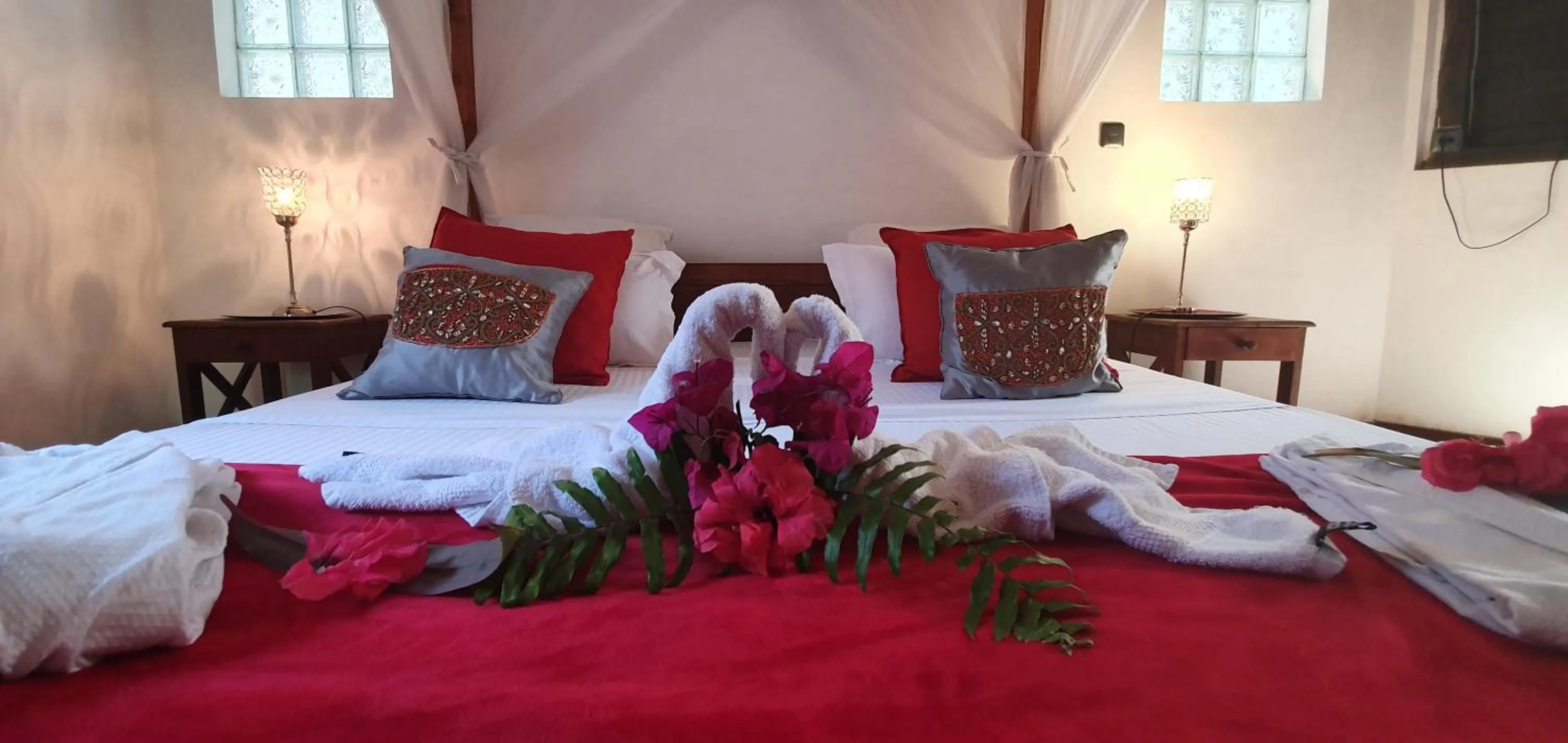 Bed in Hotel ECOLODGE LE RAVORAHA