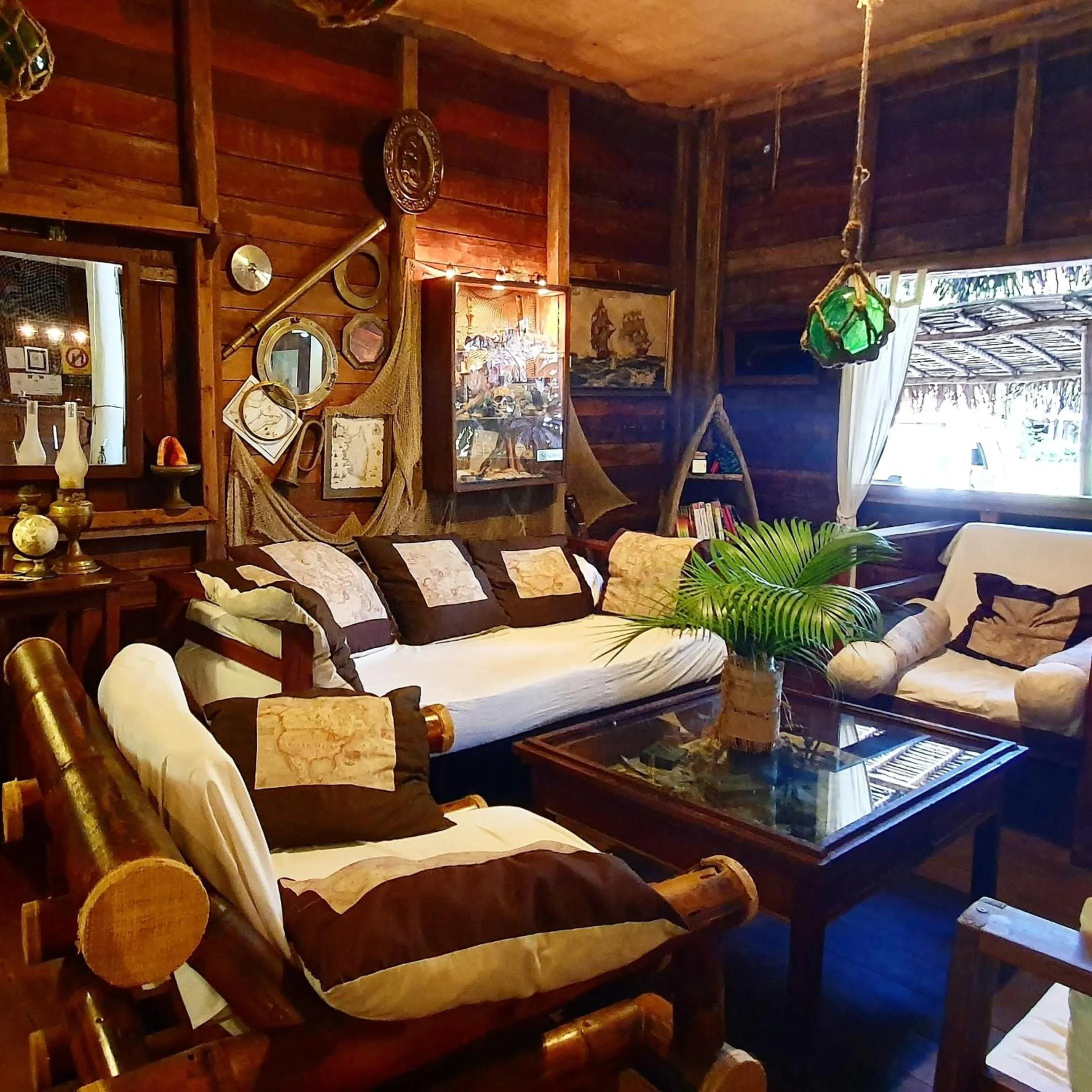 Lounge or bar in Hotel ECOLODGE LE RAVORAHA