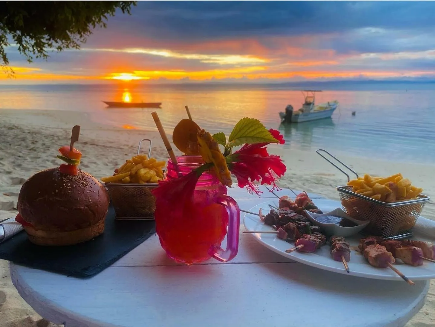 Restaurant/places to eat in Hotel ECOLODGE LE RAVORAHA