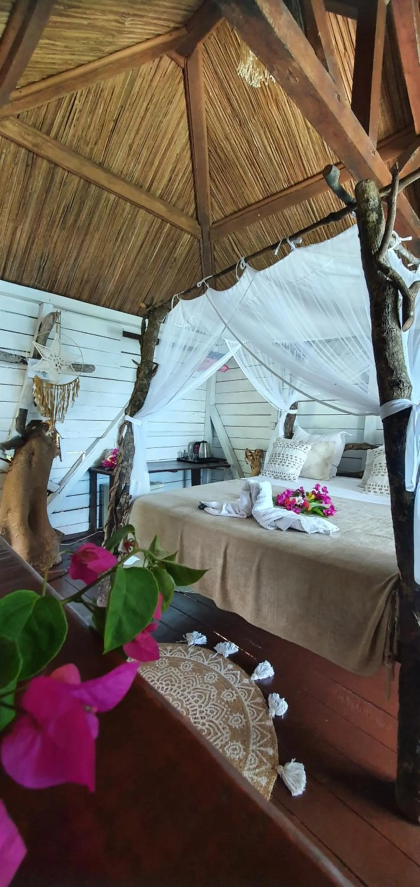 Bedroom in Hotel ECOLODGE LE RAVORAHA