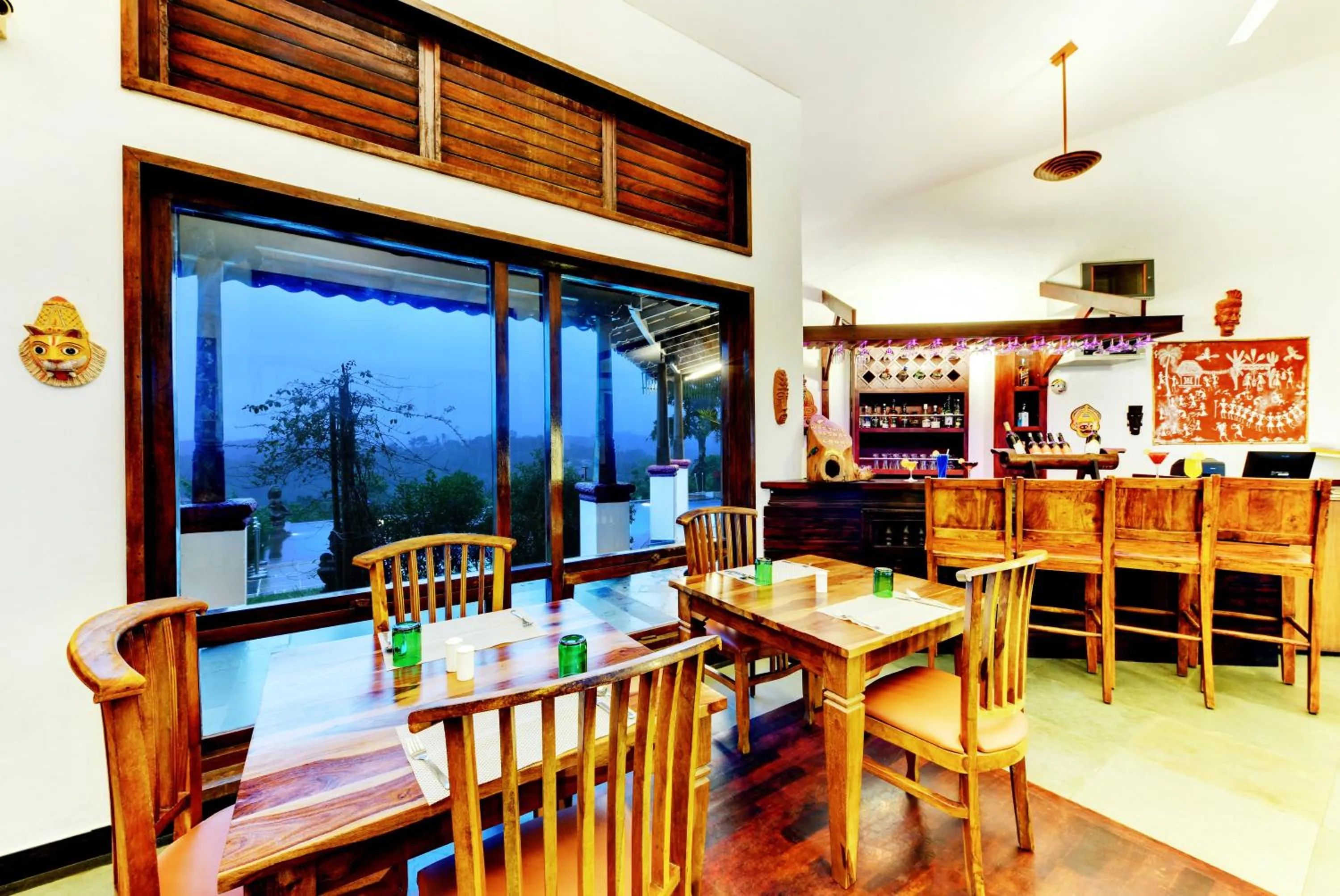 Lounge or bar in Heritage Resort Coorg