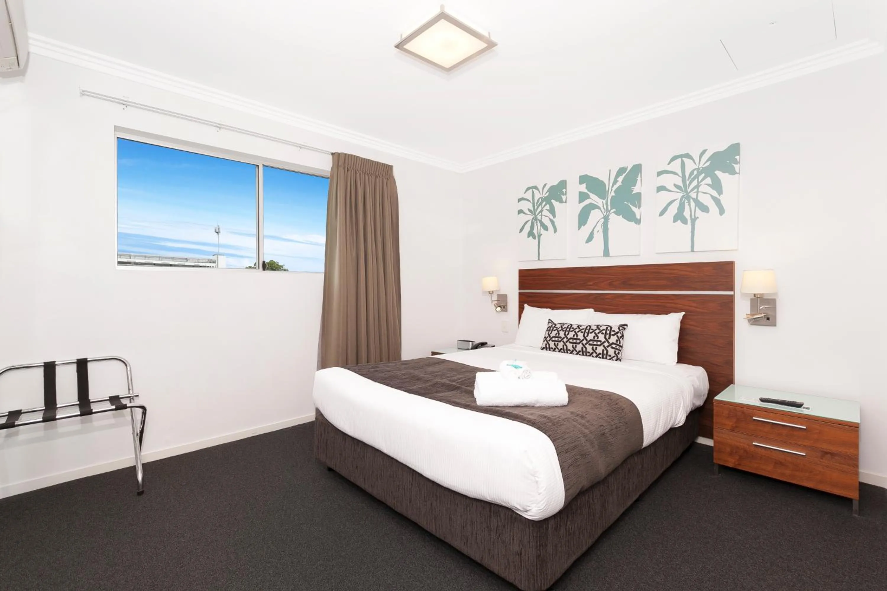 Restaurant/places to eat, Bed in Hotel Chino