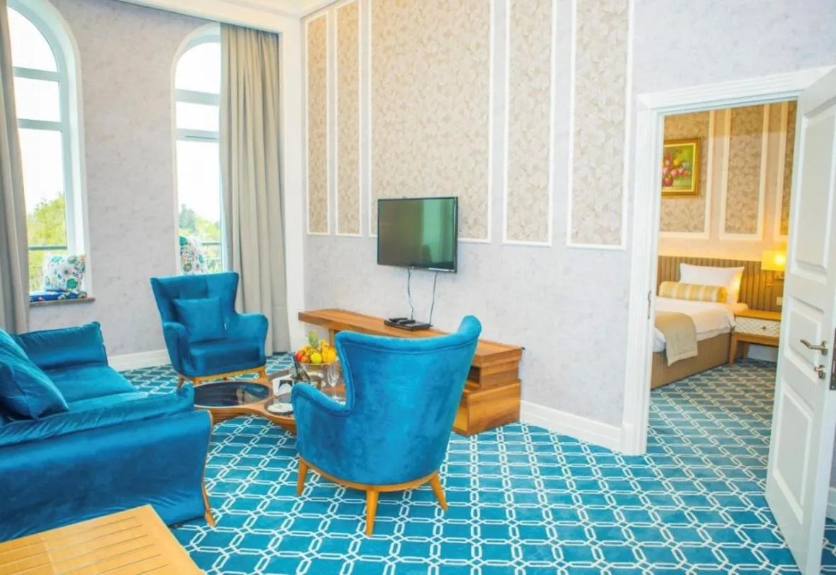 Living room, Bed in Promenade Hotel Baku