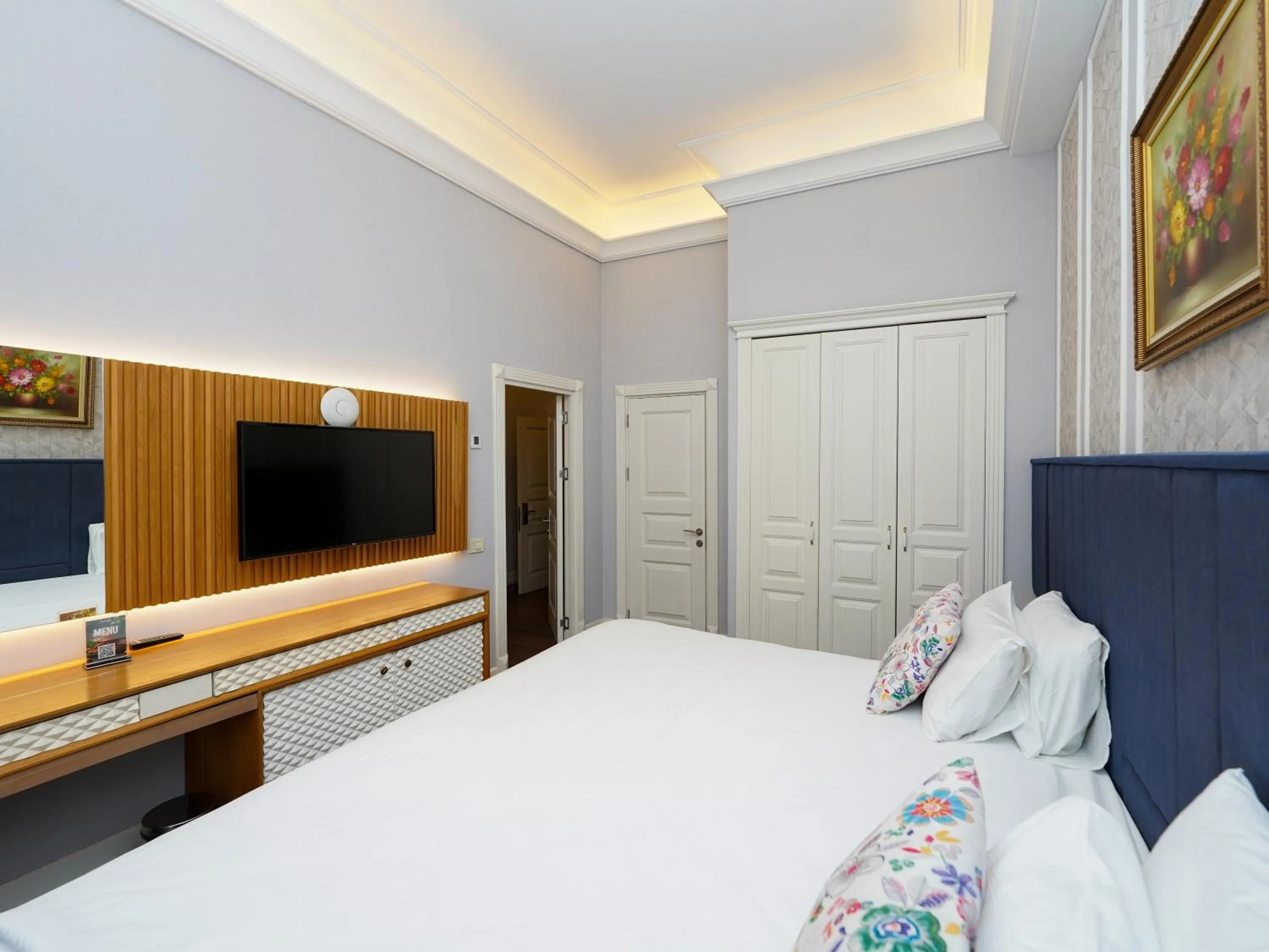 TV and multimedia, Bed in Promenade Hotel Baku