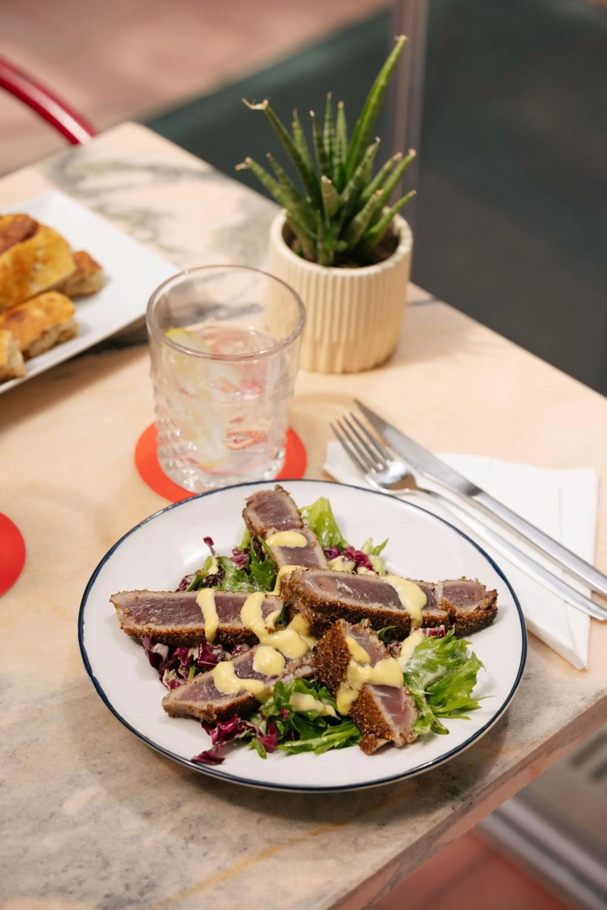 Esqina Cosmopolitan Lodge