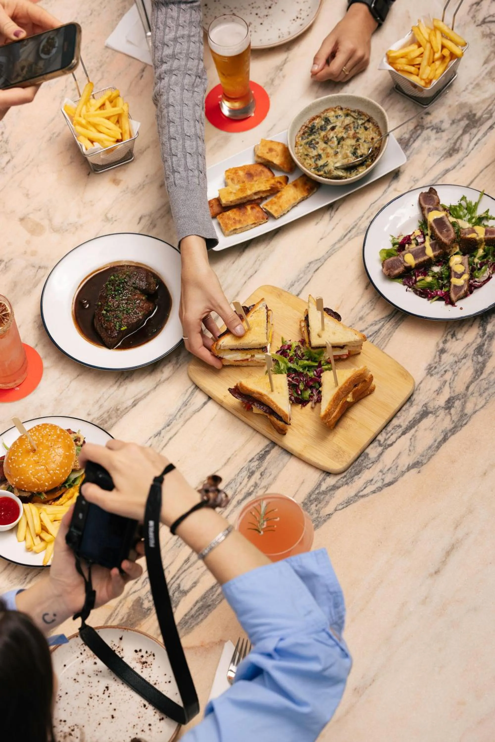 Esqina Cosmopolitan Lodge