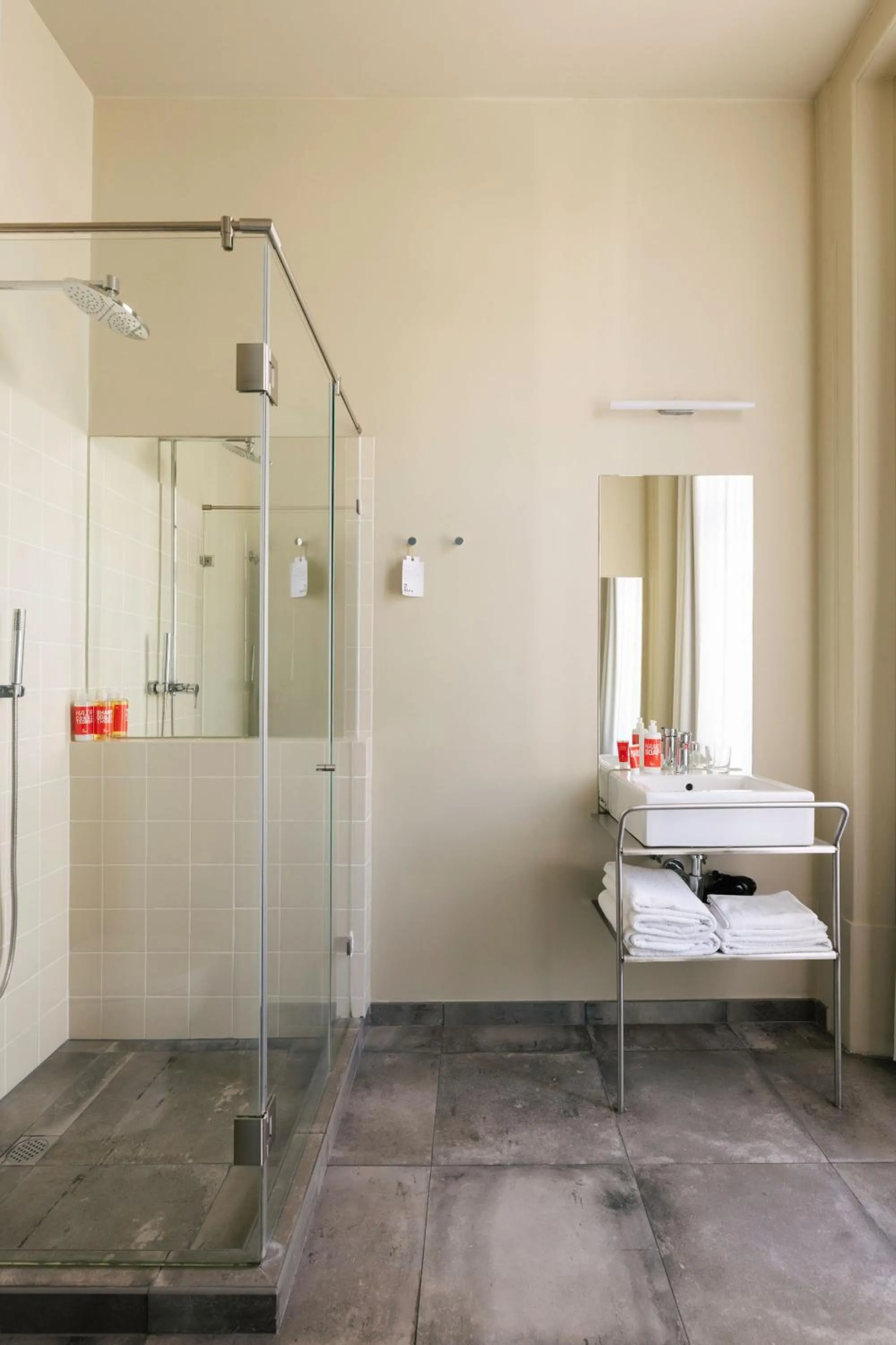 Esqina Cosmopolitan Lodge