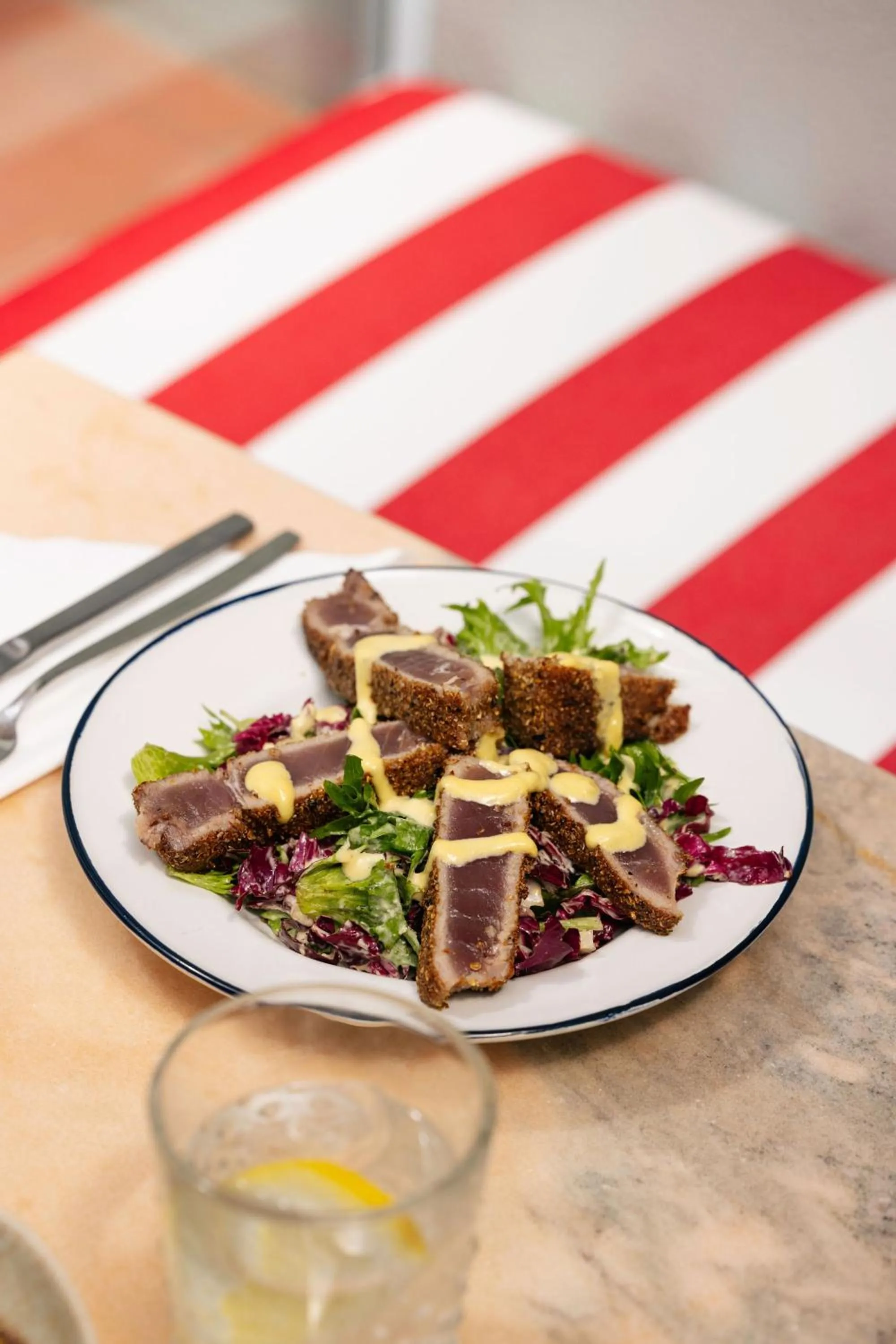 Esqina Cosmopolitan Lodge